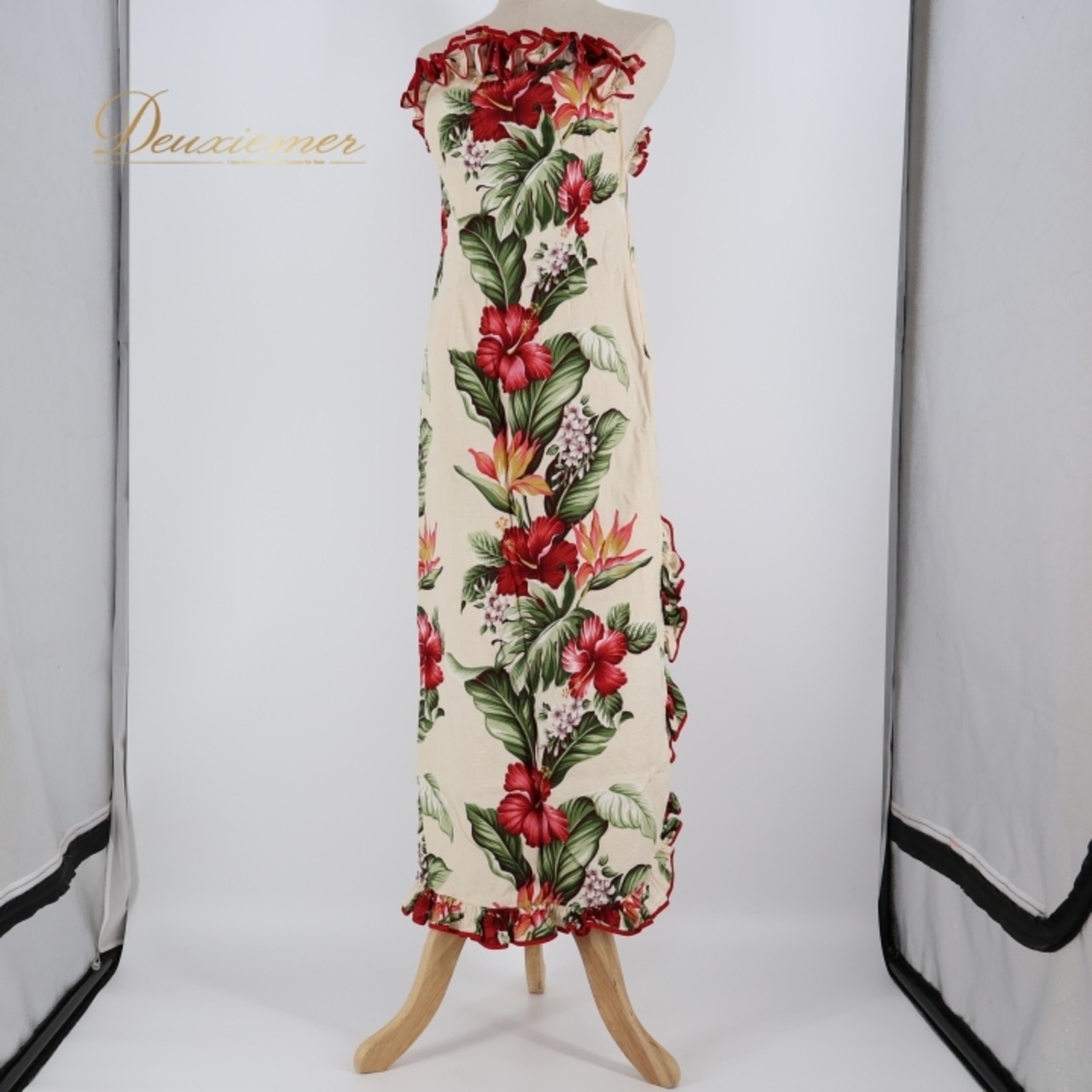 フラダンス 衣装 ワンピース ドレス ホワイト系 チューブトップ スリット フリル ハイビスカス柄 花柄 リーフ柄 可愛い 大胆 華やか 鮮やか 明るい レッド系 ハワイアン アロハ ハワイアンプリント フラ ダンス レッスン 練習 フラワー ハワイ
