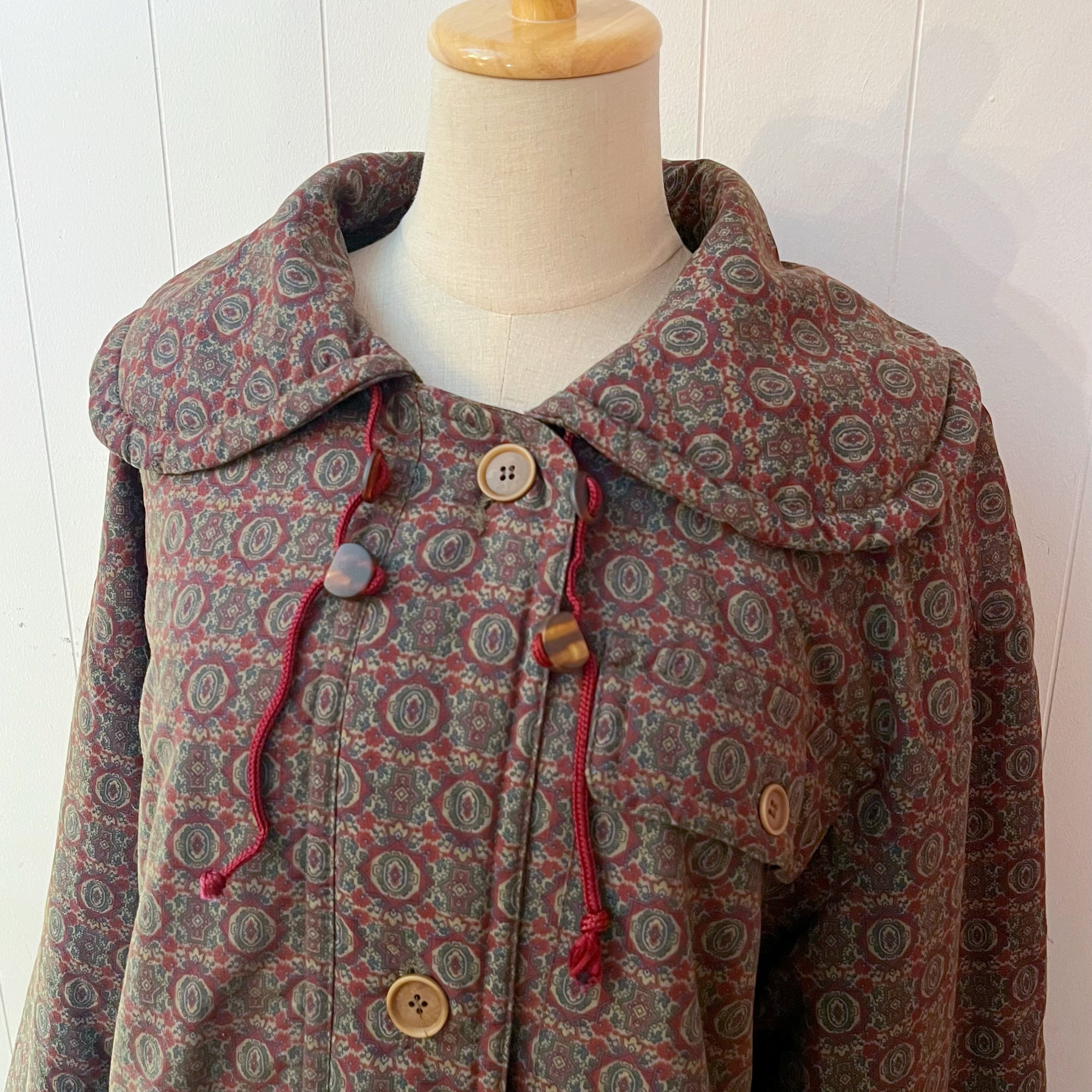 round collar geometric drawstring coat