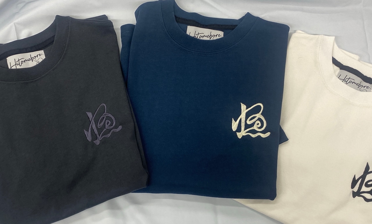 cursive logo S/S Tee 2  NAVY