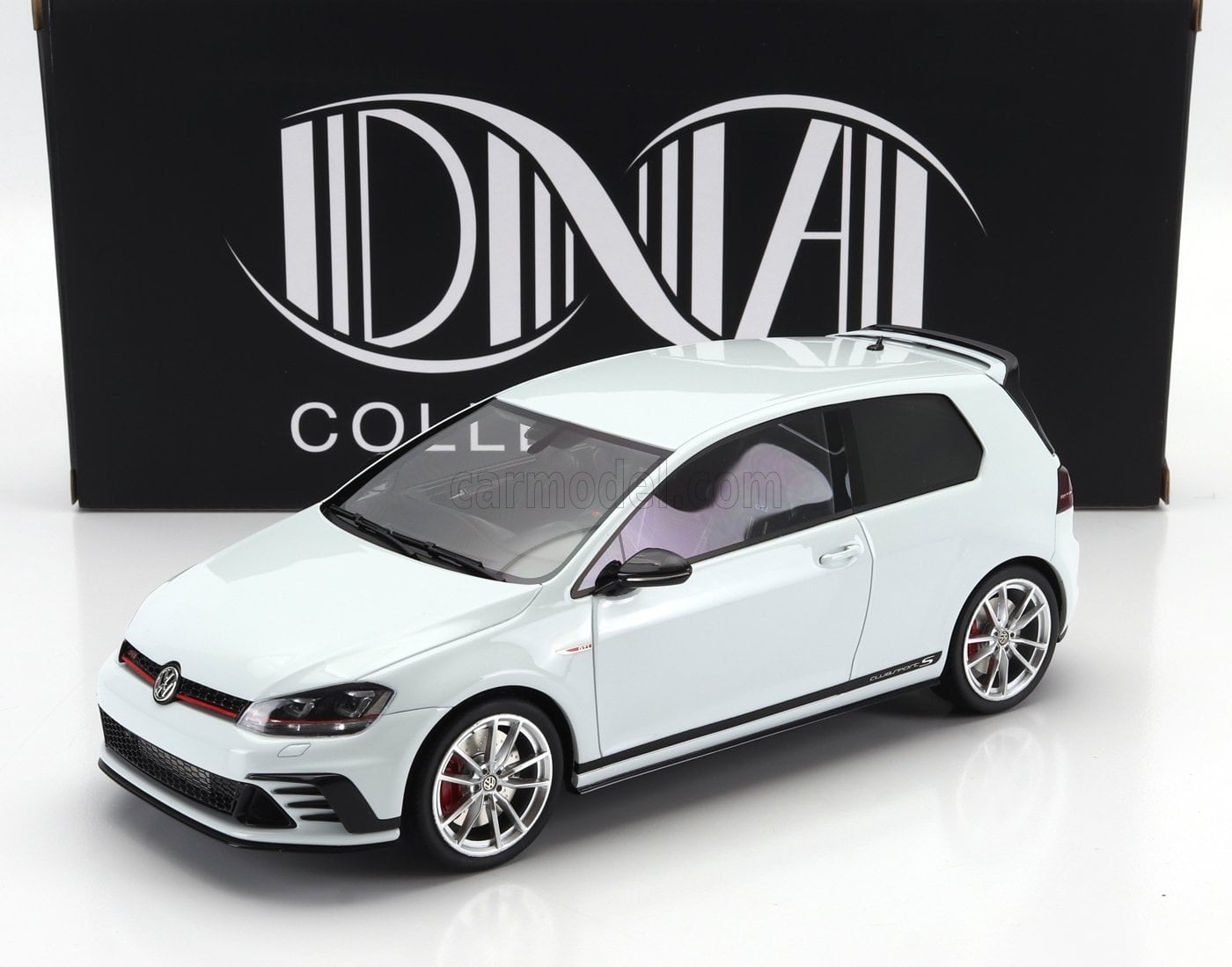ミニカー 1/18 フォルクスワーゲン ゴルフ DNA COLLECTIBLES 1/18