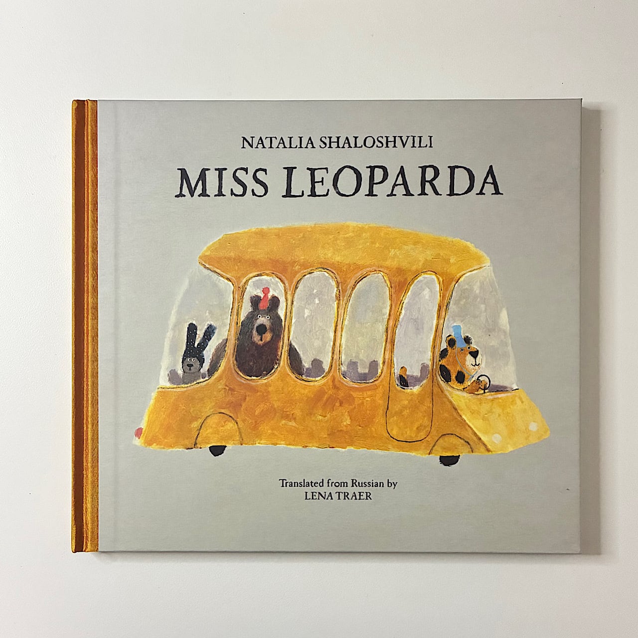 Enchanted Lion Books | 素敵な洋書の絵本屋さん Read Leaf Books