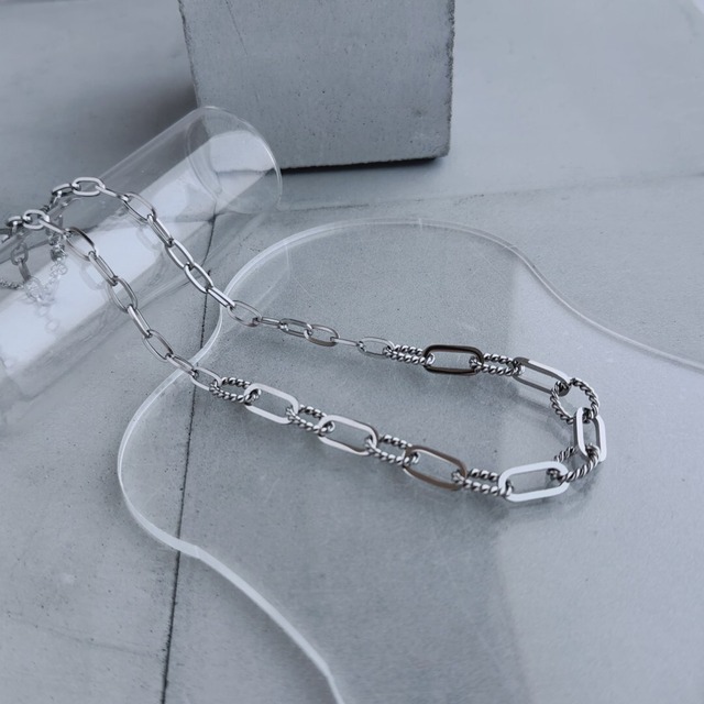 ミックススリーチェーンネックレス