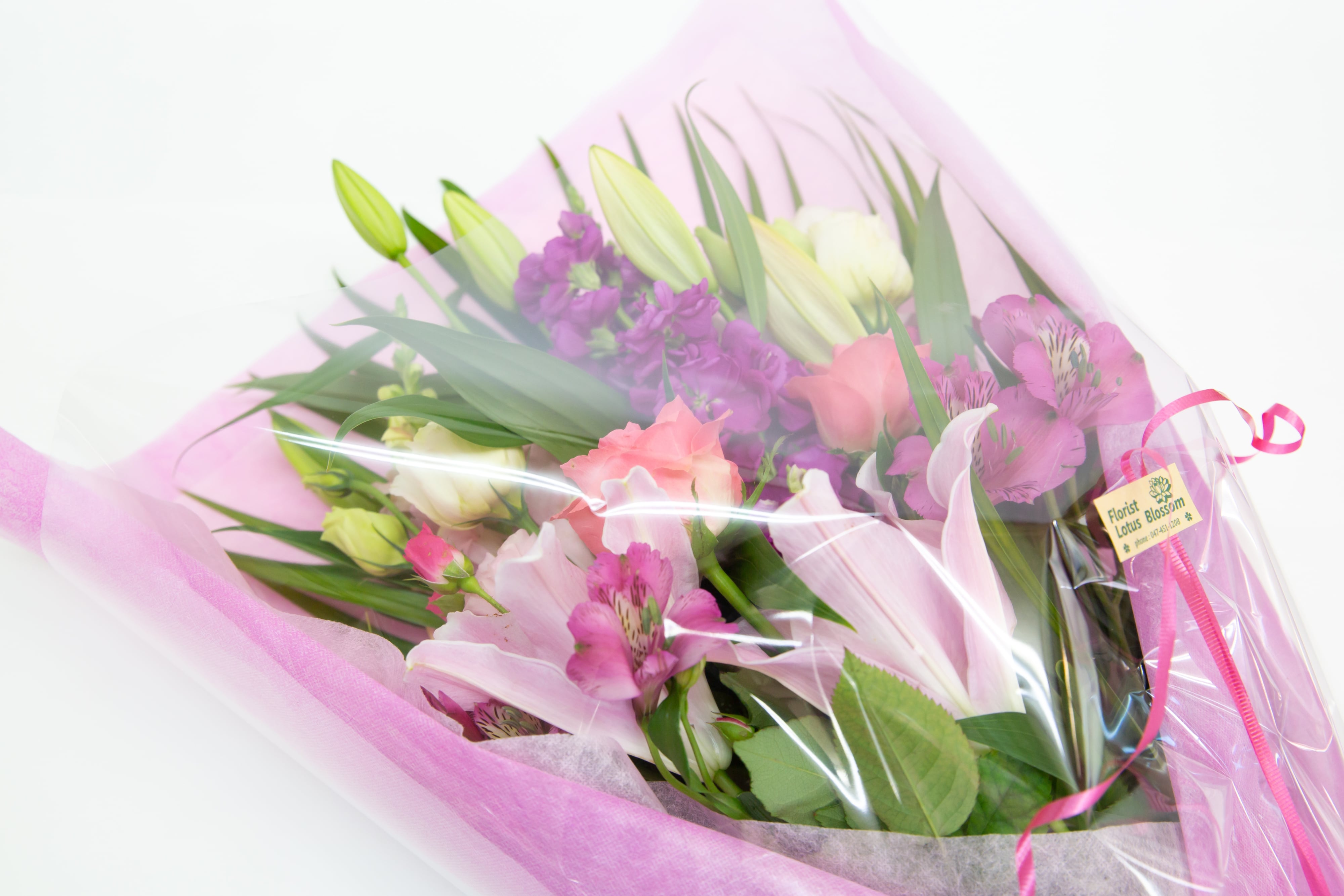 お任せ花束（ピンク系） 5000円 地域限定・配送無料 | Lotus Blossom