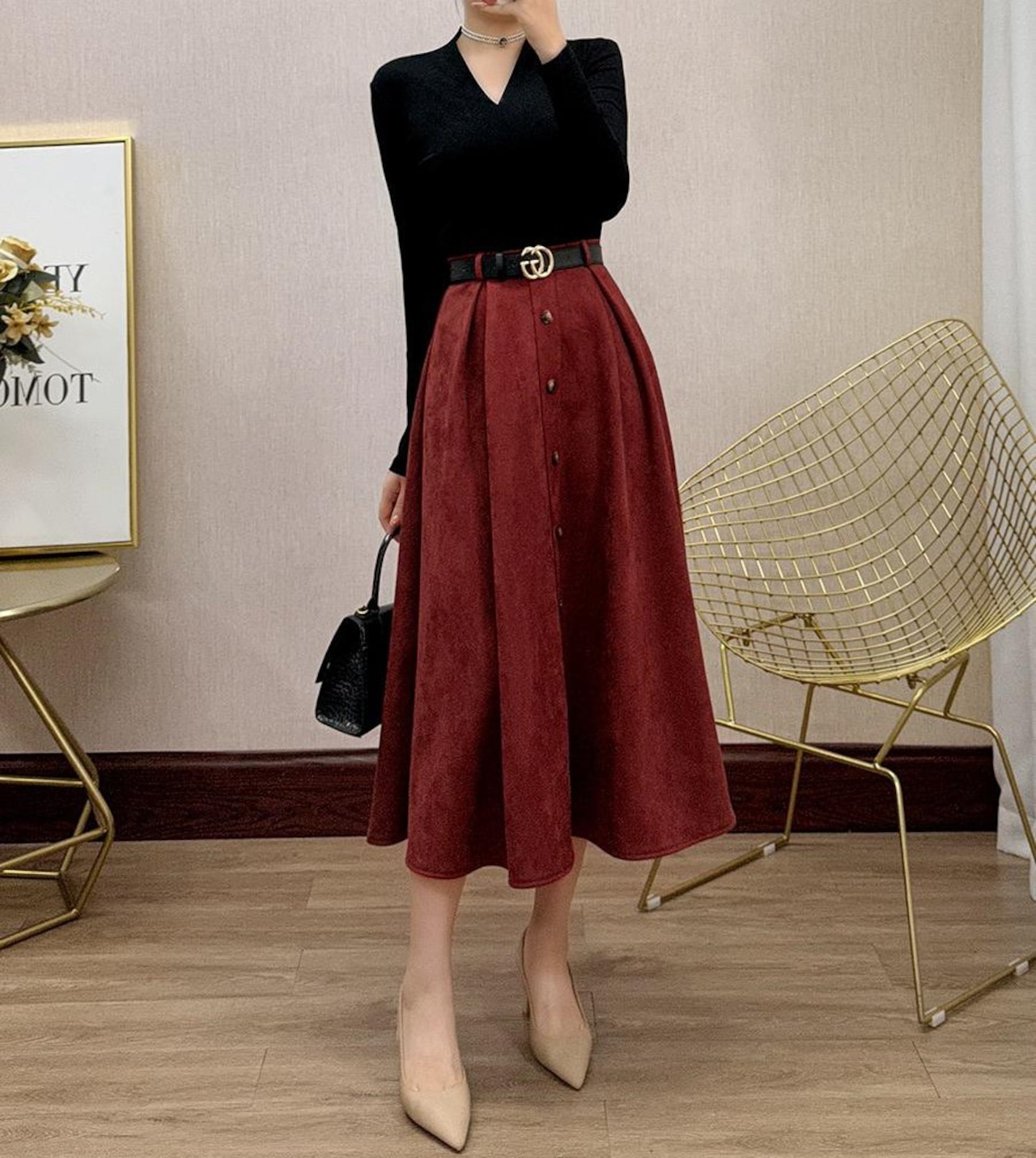 ブラックニットトップとスエードスカートのセットアップ A01098