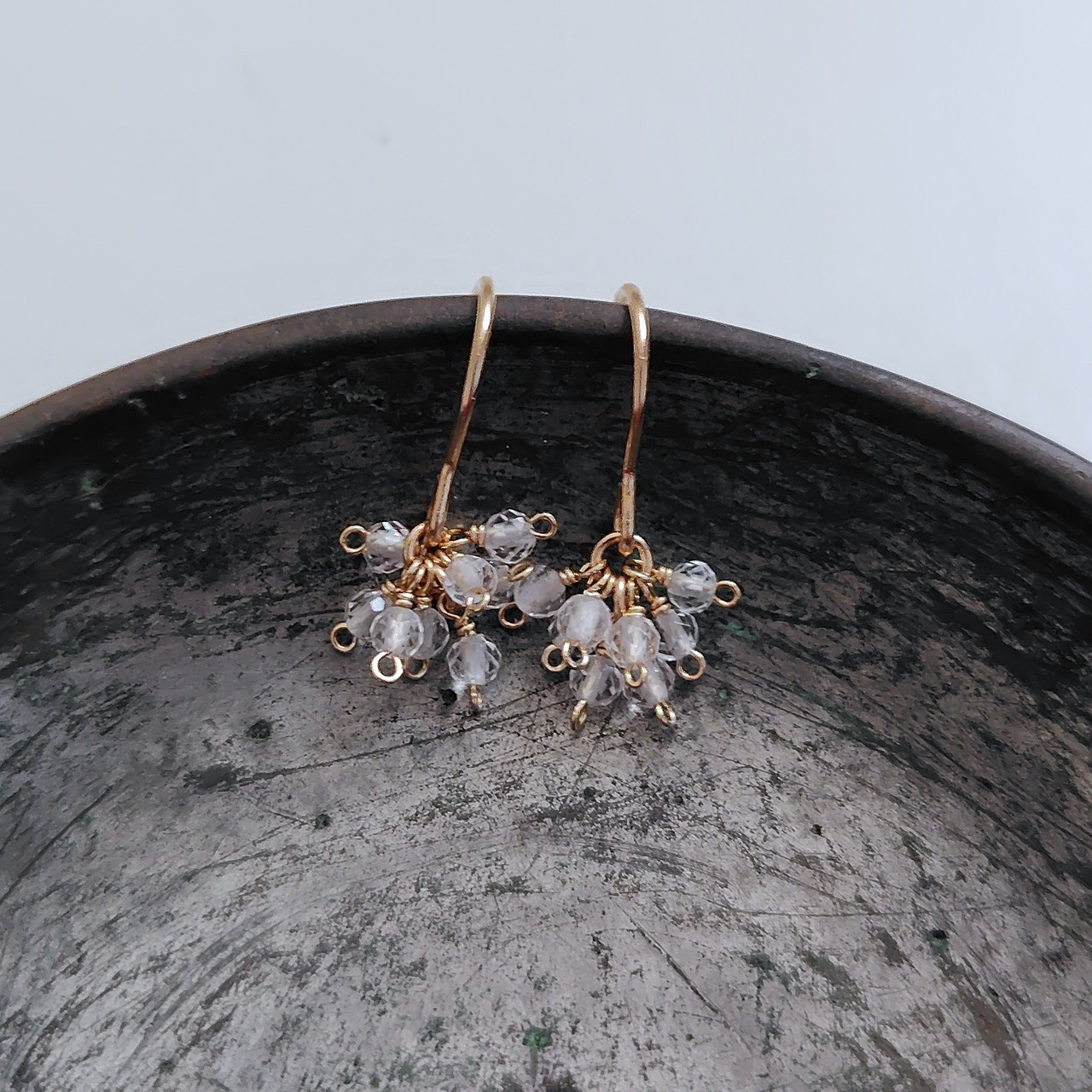 小花のピアス／イヤリング（クオーツ） | 1718Jewelry