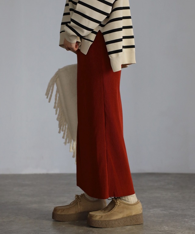 プリーツタイトスカート