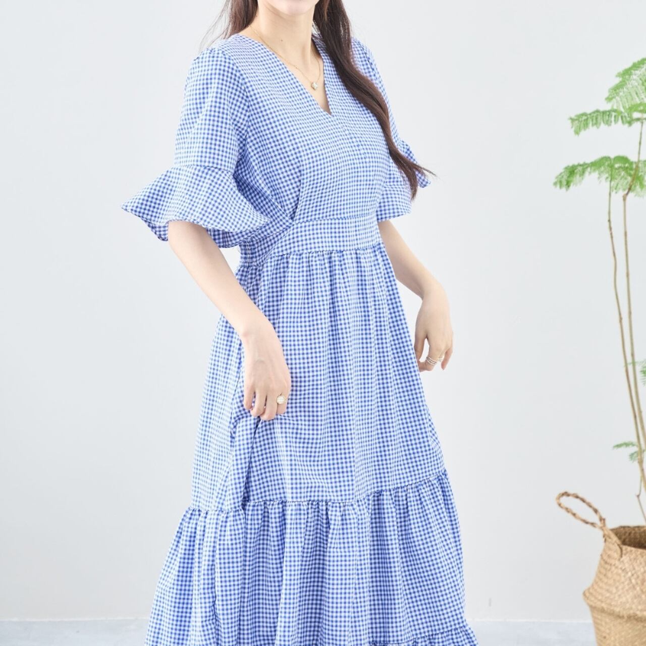 TRUBE]袖フリルティアードVネックワンピース ロングワンピース