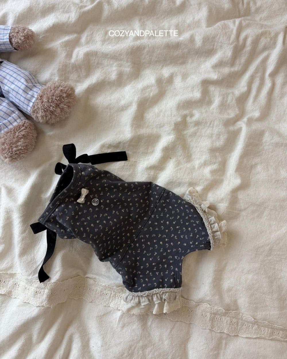 予約【COZY N】Vintage Flower Romper