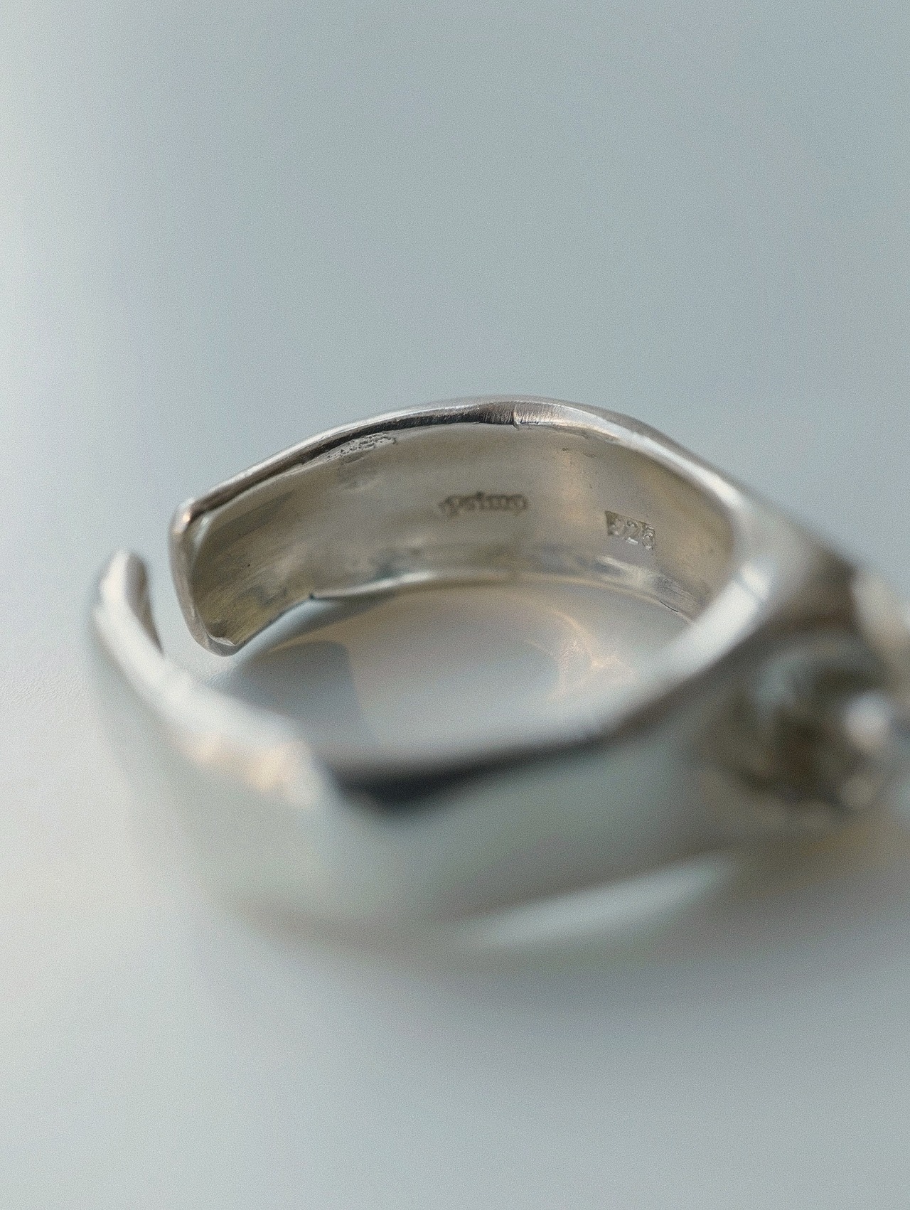 SWAYING RING