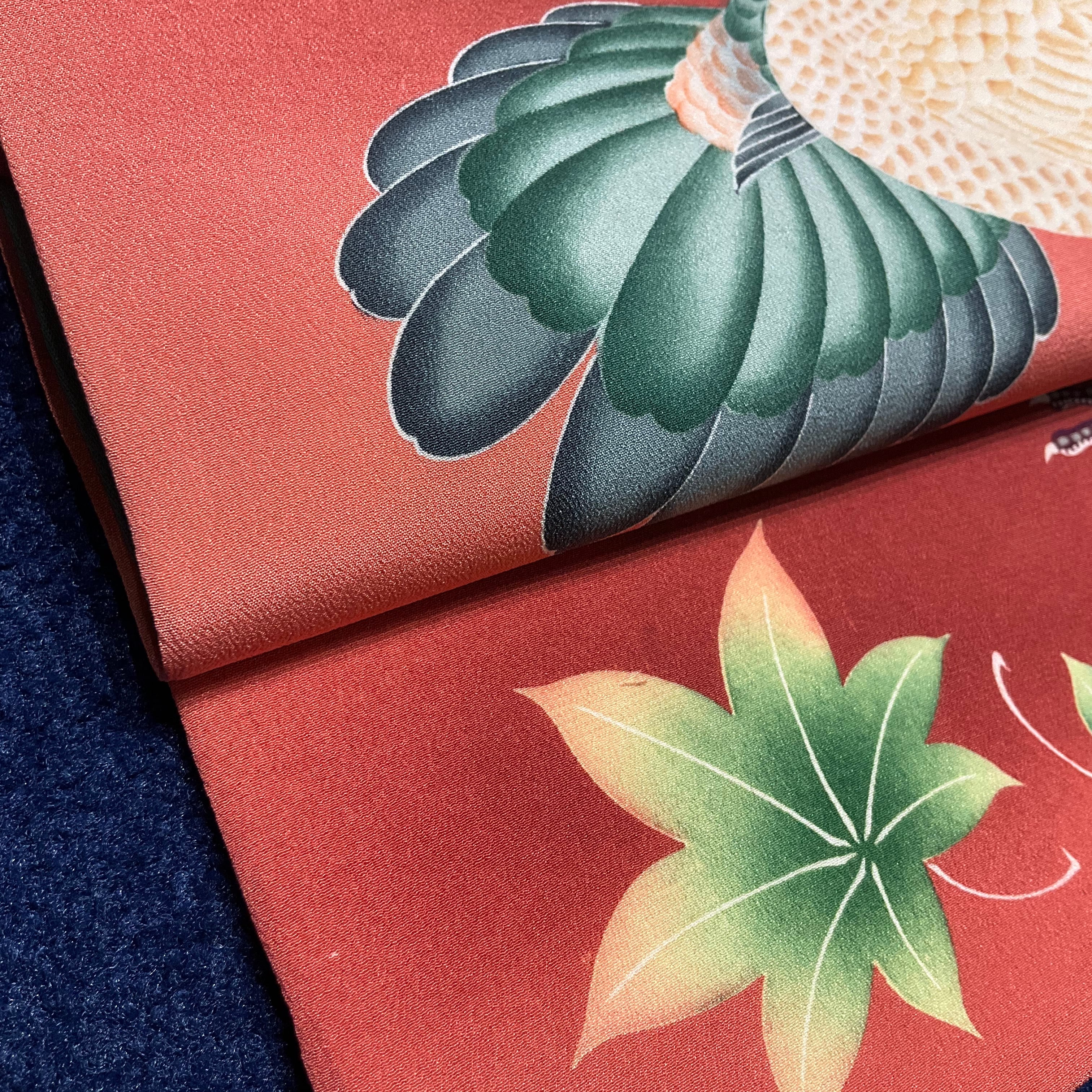 鳩の紅葉さんぽ＊テラコッタ レンガ色 茜色 暈し ハト 鳥 紅葉 楓 赤