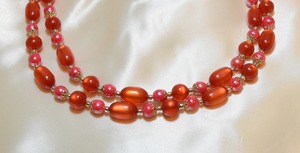 VINTAGE 50’s red beads necklace