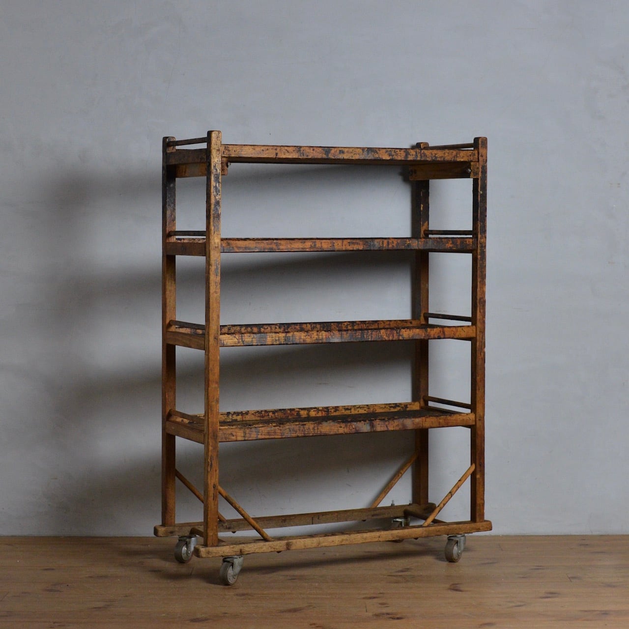 アントステラ　アメリカンカントリー　アンティーク　家具　ミニエタジュール　棚 アントステラ アメリカンカントリー アンティーク 家具 ミニエタ