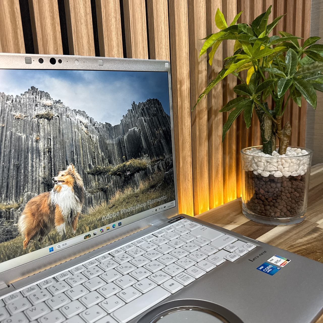 \ 公式ショップ限定価格❣️/ 準美品《新型2022年モデル》2K高画質 Let’s note FV1メモリ16GB SSD256GB ノートパソコン 安心サポート＆3ヶ月保証付き