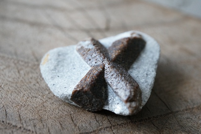 ロシア産スタウロライト　Staurolite