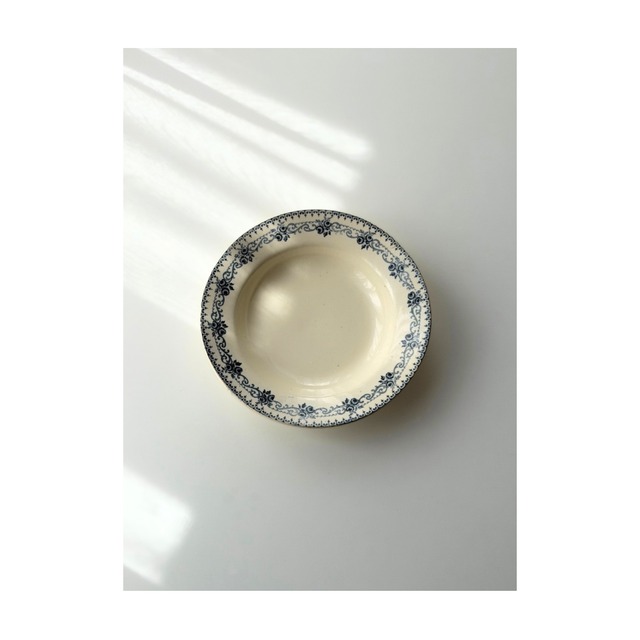 Choisy le roi 　 ショワジールロワ　/    “PARMENTIER” 　クラシカルなガーランドプレート　a