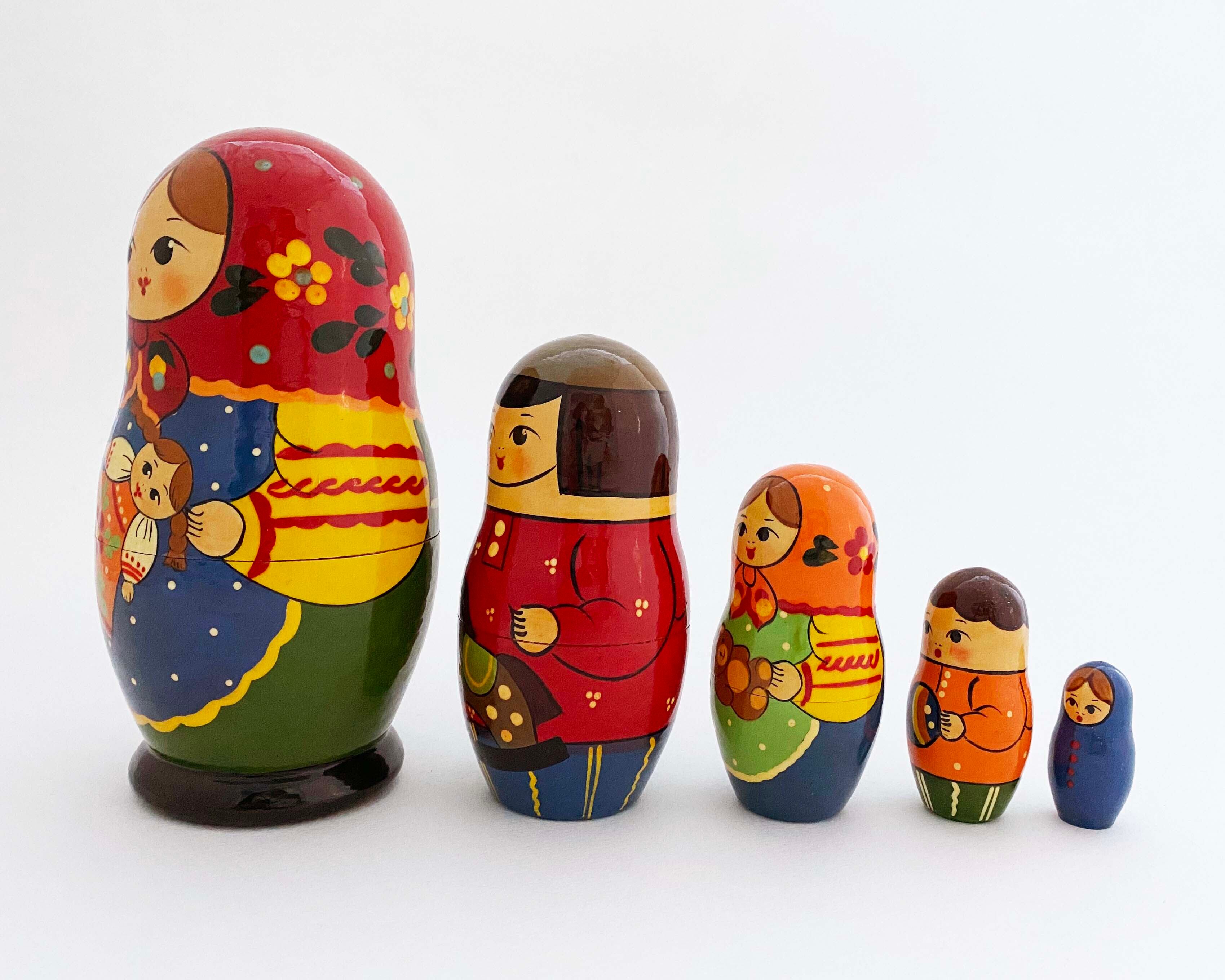 セルギエフ産マトリョーシカ / お人形抱っこ5個組