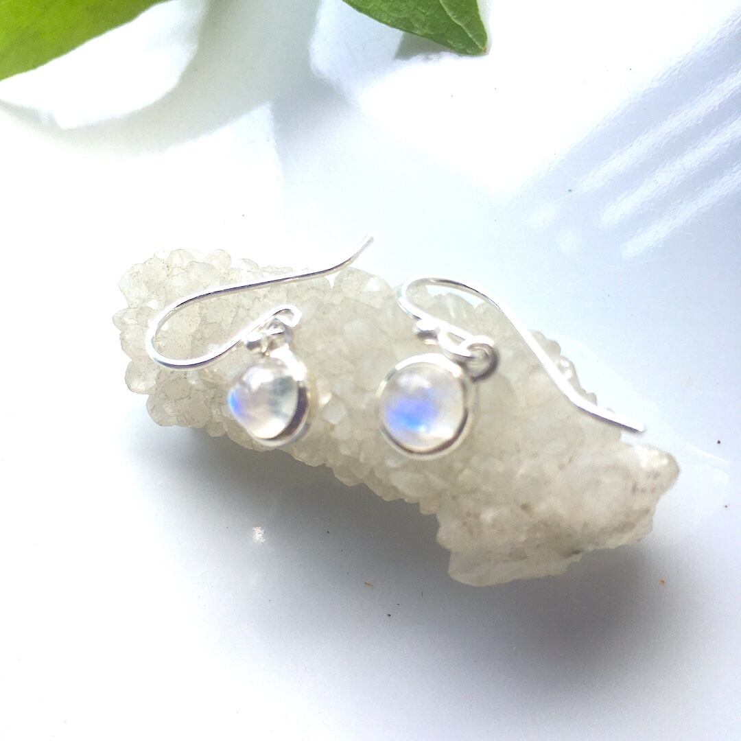 【SV925】✦6月の誕生石✦⋆.満月レインボームーンストーンピアス⋆.·Moon Light.·✦