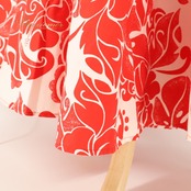 フラダンス 衣装 T&L MUUMUU FACTORY ムームーファクトリー ワンピース ドレス レッド系 ハイビスカス柄 花柄 植物柄 ハワイアンプリント ハワイアン アロハ フラ ダンス レッスン 練習 ハワイアンダンス ホワイト系 赤 白 フリル フレアスカート 練習着 レッスンウェア 華やか 鮮やか