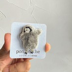 ポン　ブロッシュ　手刺繍ブローチ　コウテイペンギン