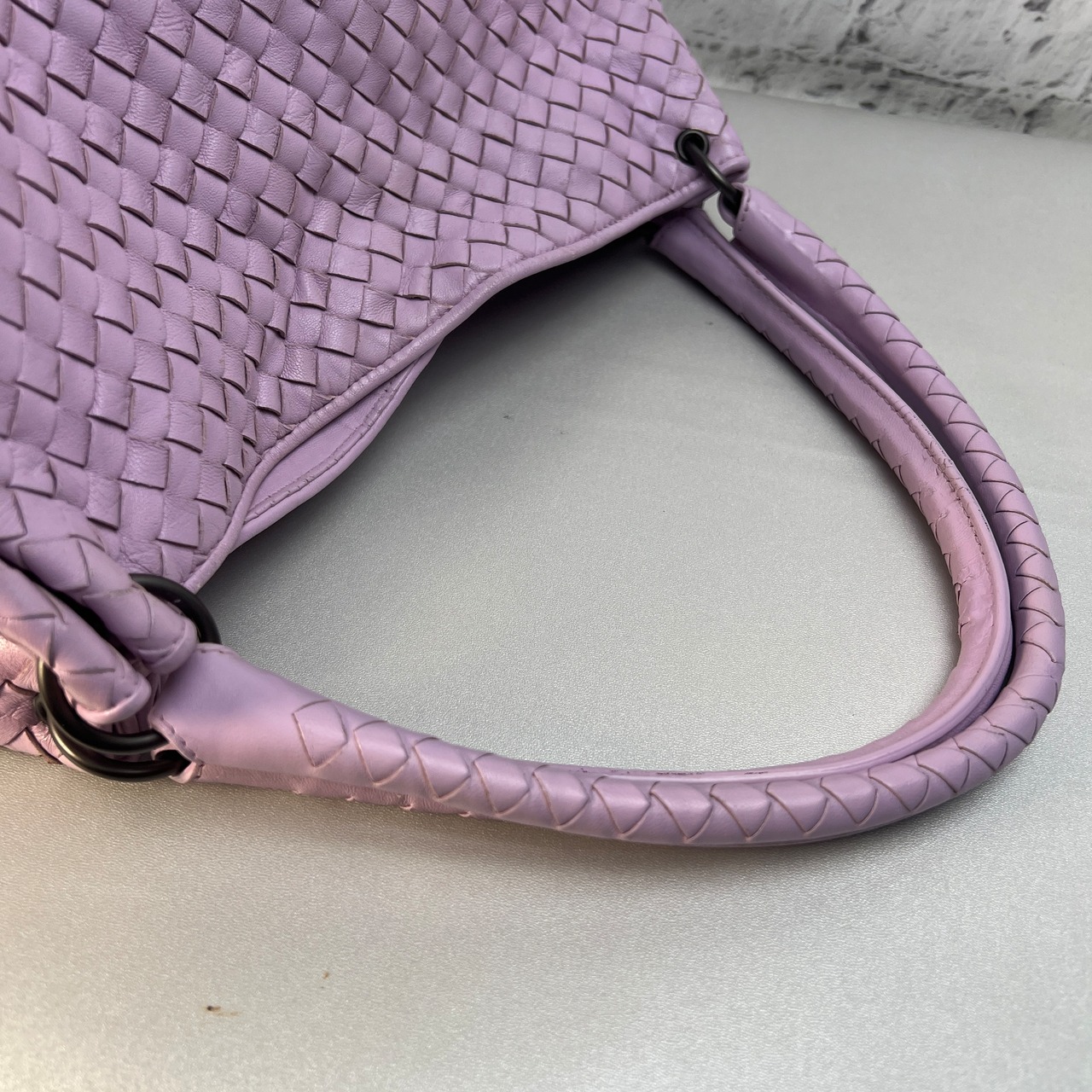 BOTTEGA VENETA イントレチャートパラシュートバッグ  レザー ハンドバッグ ピンク A-10502