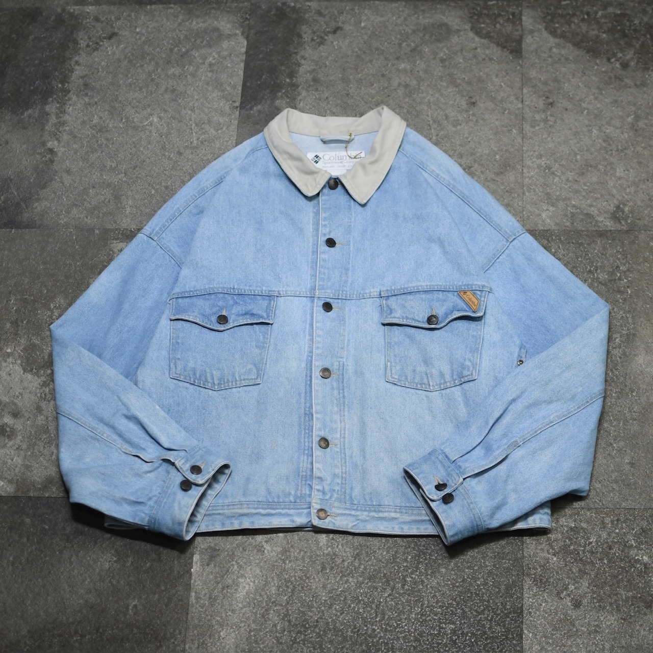 Columbia "TOUGH MOTHER JEANS" wide silhouette denim tracker jacket