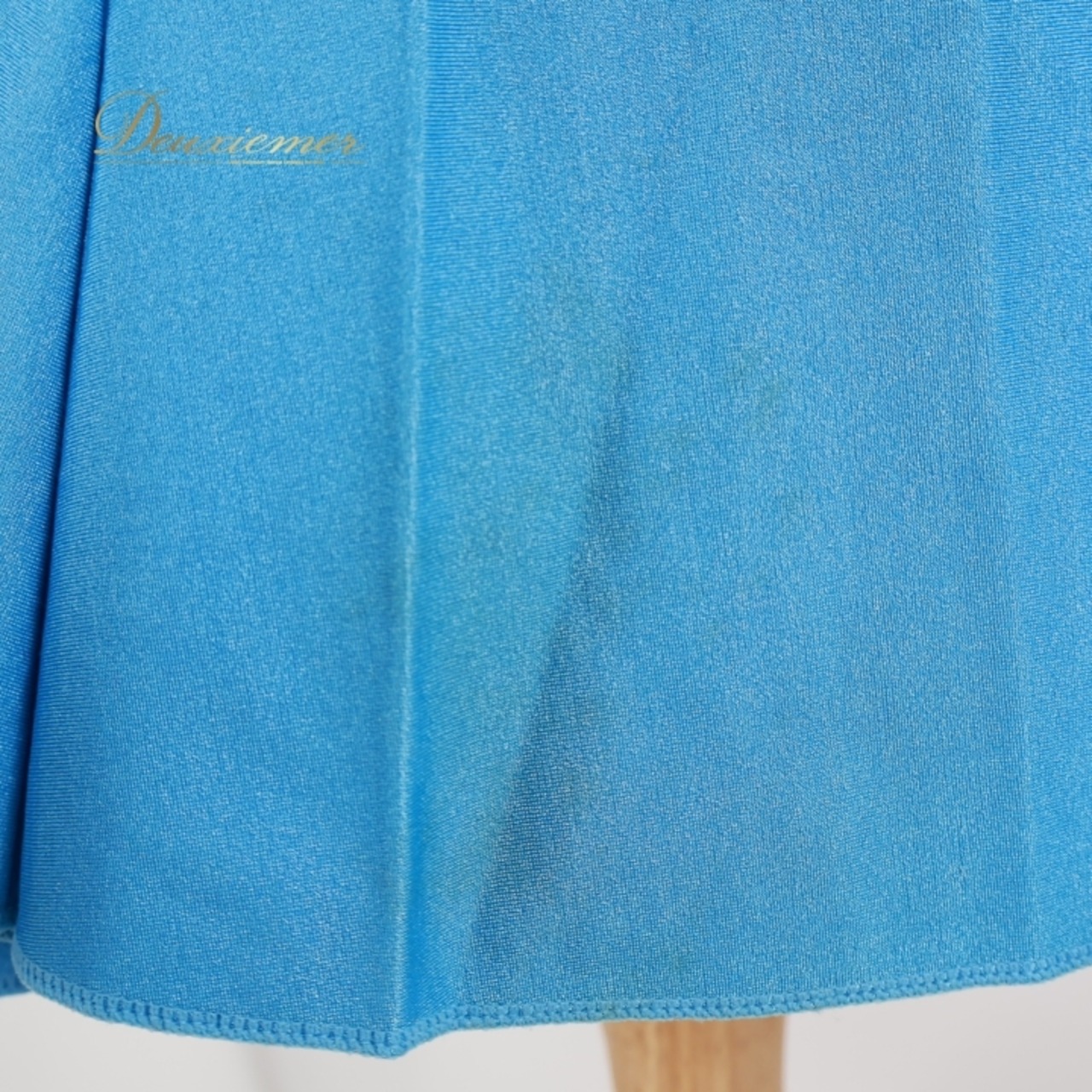 社交ダンス 衣装 スカート ブルー系 チャコットロイヤルダンス Chacott ROYAL DANCE 水色 無地 シンプル レッスン 練習 ストレッチ 伸縮 明るい 爽やか 青 ダンス衣装 上品 光沢 高級感 パーティー