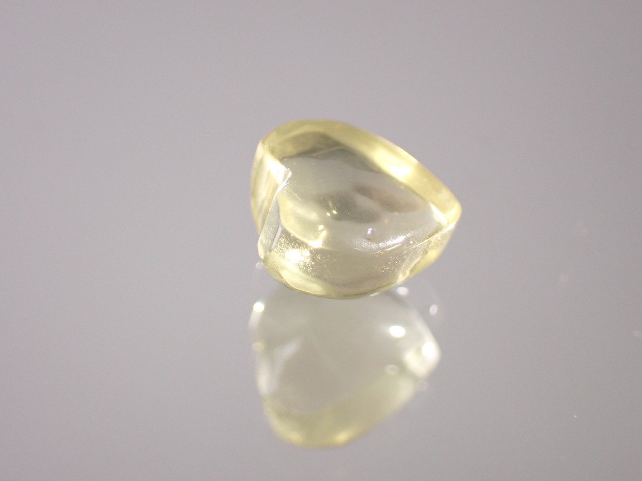 レモンクォーツ（ハートカット）　3.38ct　[C13‐525]