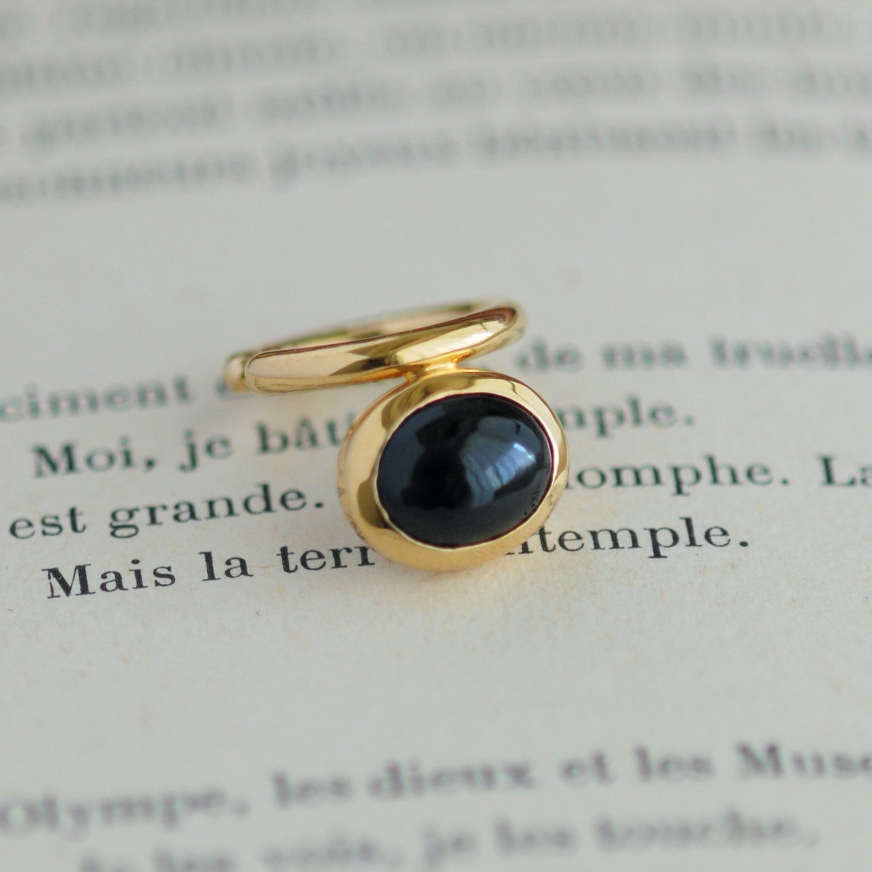 ブラックスピネル 天然石イヤーカフ（片耳） | DoubleMoon jewelry