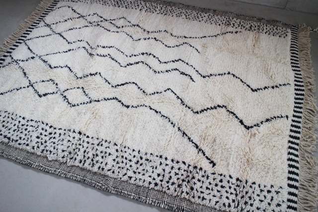 Moroccan rug BeniOurain　185×148cm　No296
