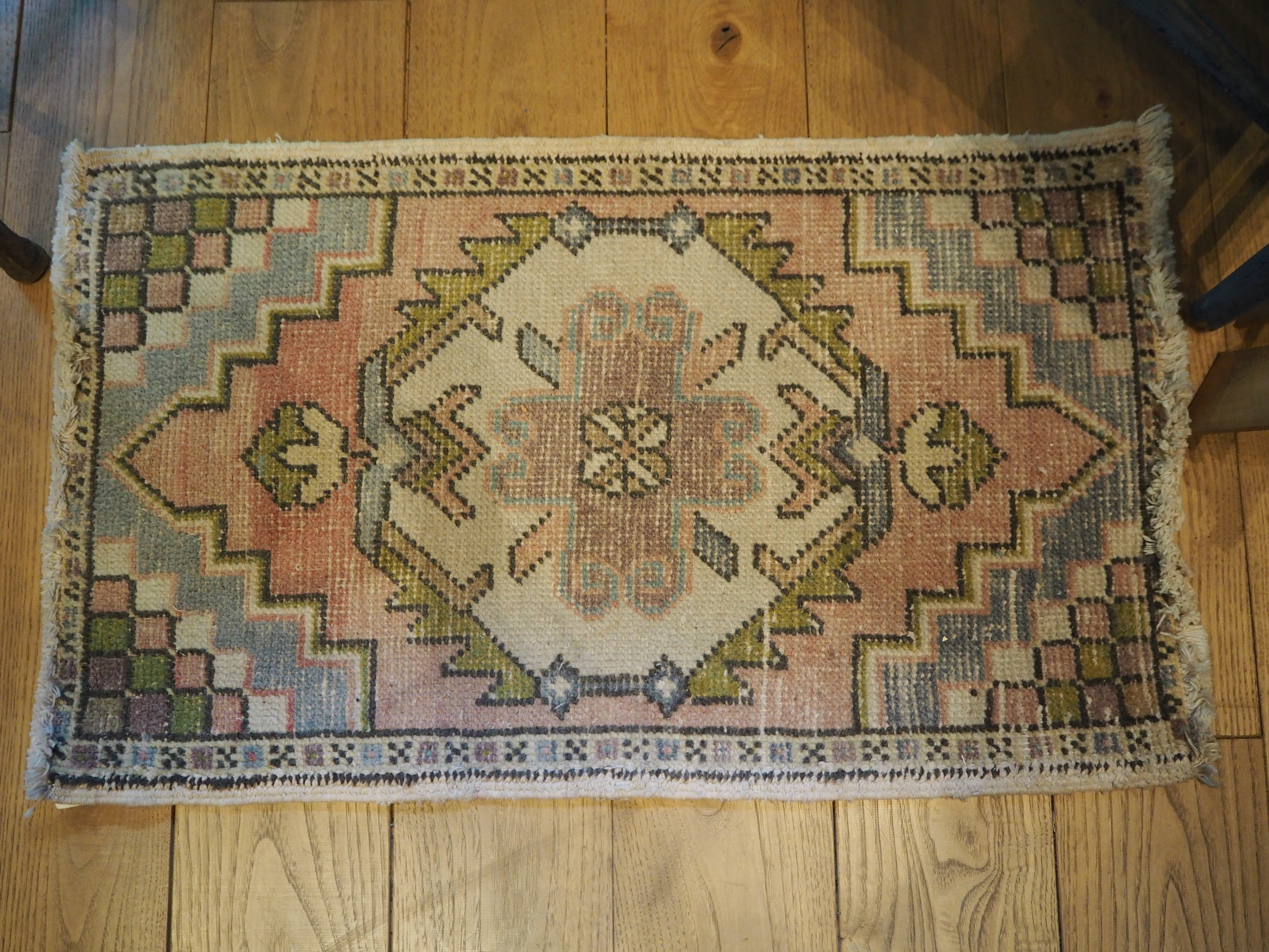 ビンテージ トルコ 絨毯 ミニラグ 玄関マット A | 家貨屋 kakaya