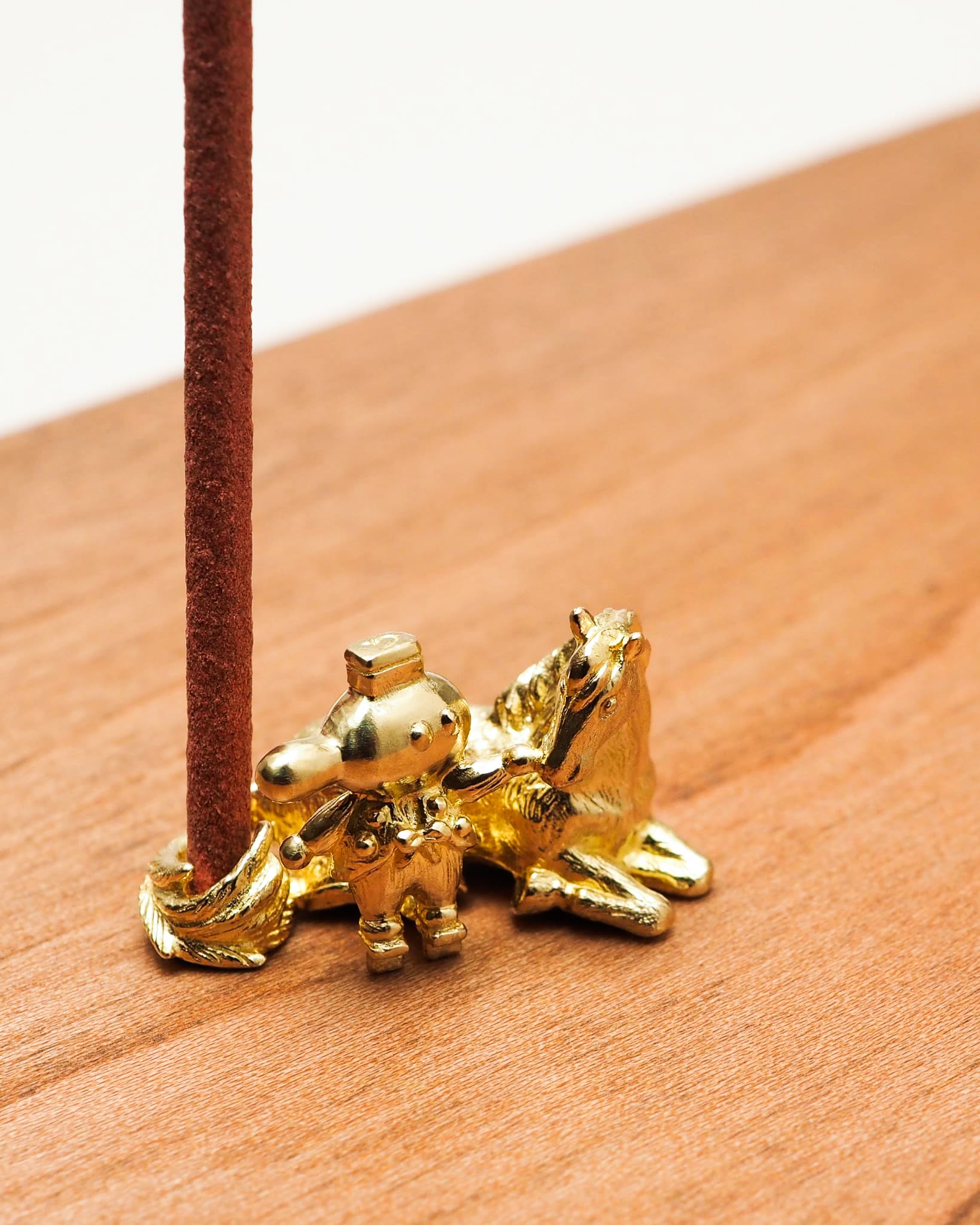 白馬と天狗の香立て（真鍮製・約縦1.5cm×横2.2cm） | 天狗屋オンライン