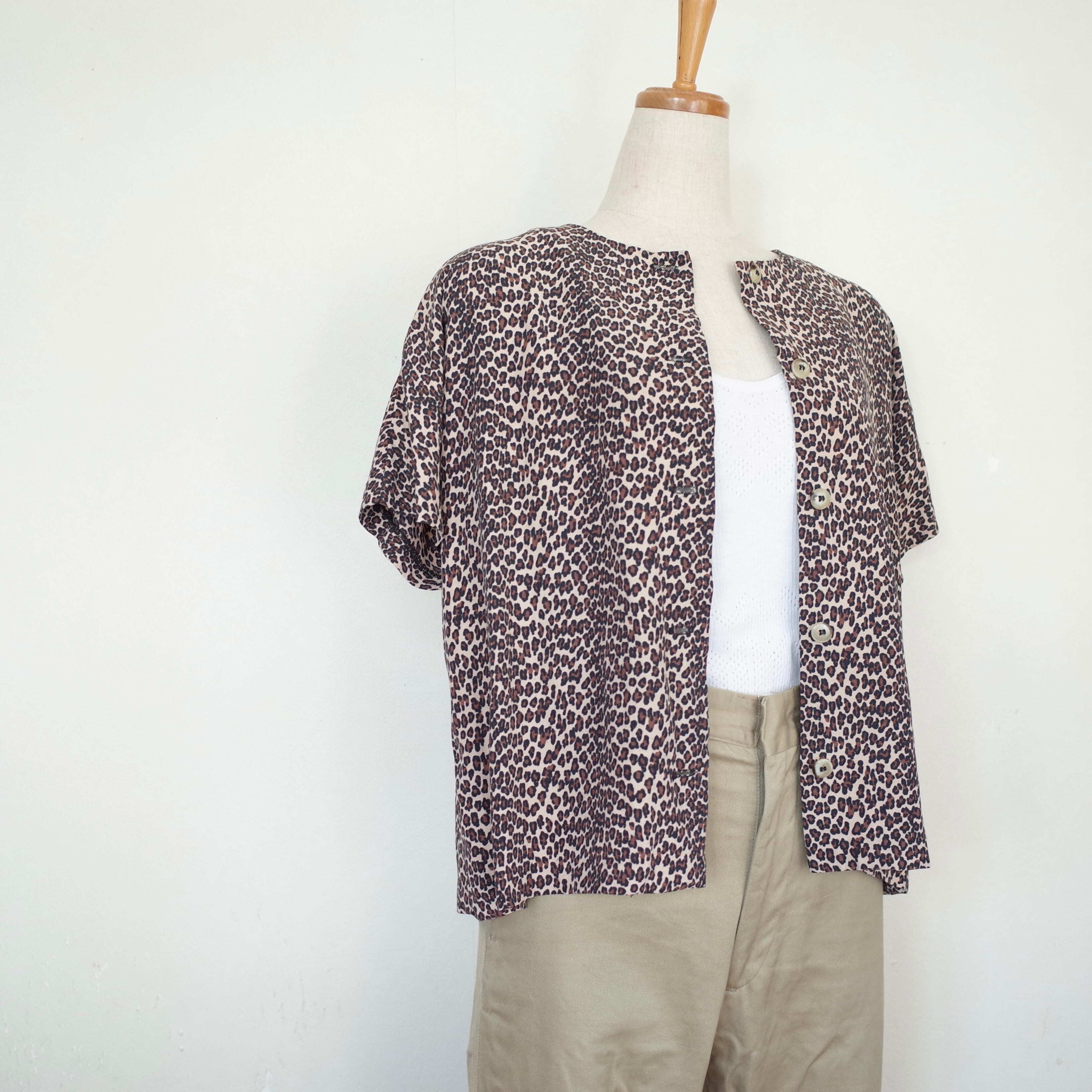 Leopard no collar blouse