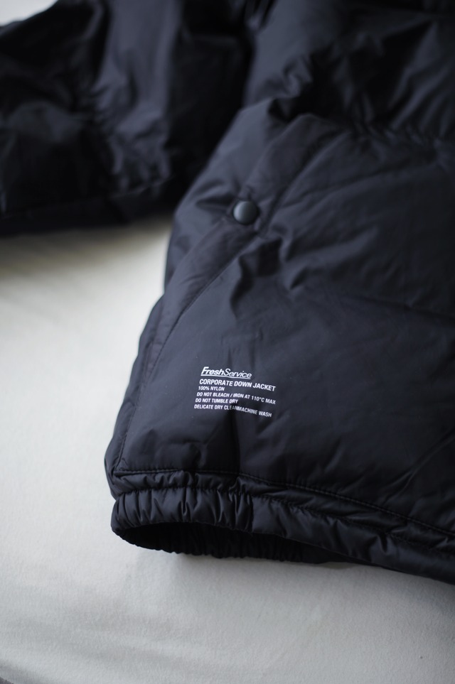 残りわずか【FreshService(フレッシュサービス)】CORPORATE DOWN JACKET（FSW-23-DW_172）