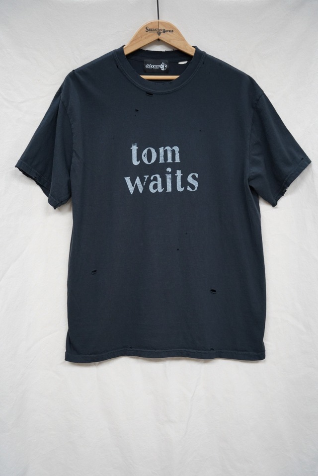 debaser /  "tom waits" Damaged T/S(BLACK) exclusive for THE MODERN AGE