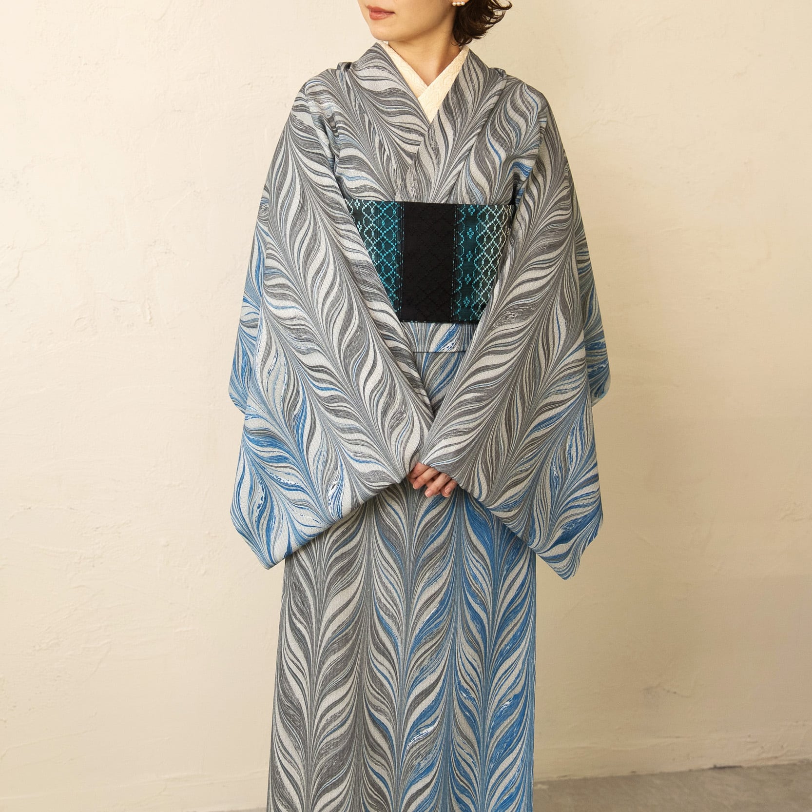 青鶴」矢羽柄 シルジェリー格子洗える着物｜袷・単衣対応 | Marble+