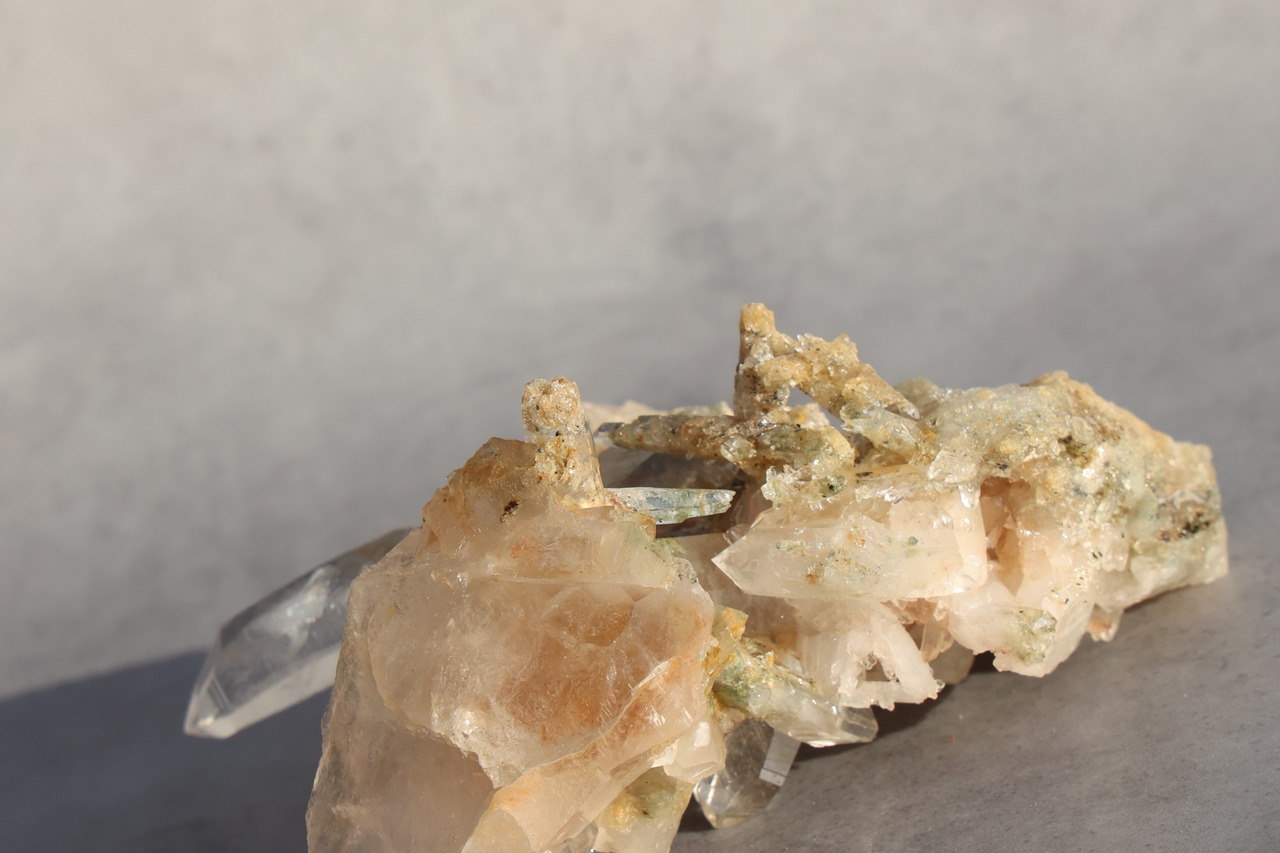 ヒマラヤクォーツwithグリーンクローライト「山の緑」 | Himalaya Quartz with Green   ◇ 天然石・鉱物・パワーストーン・原石