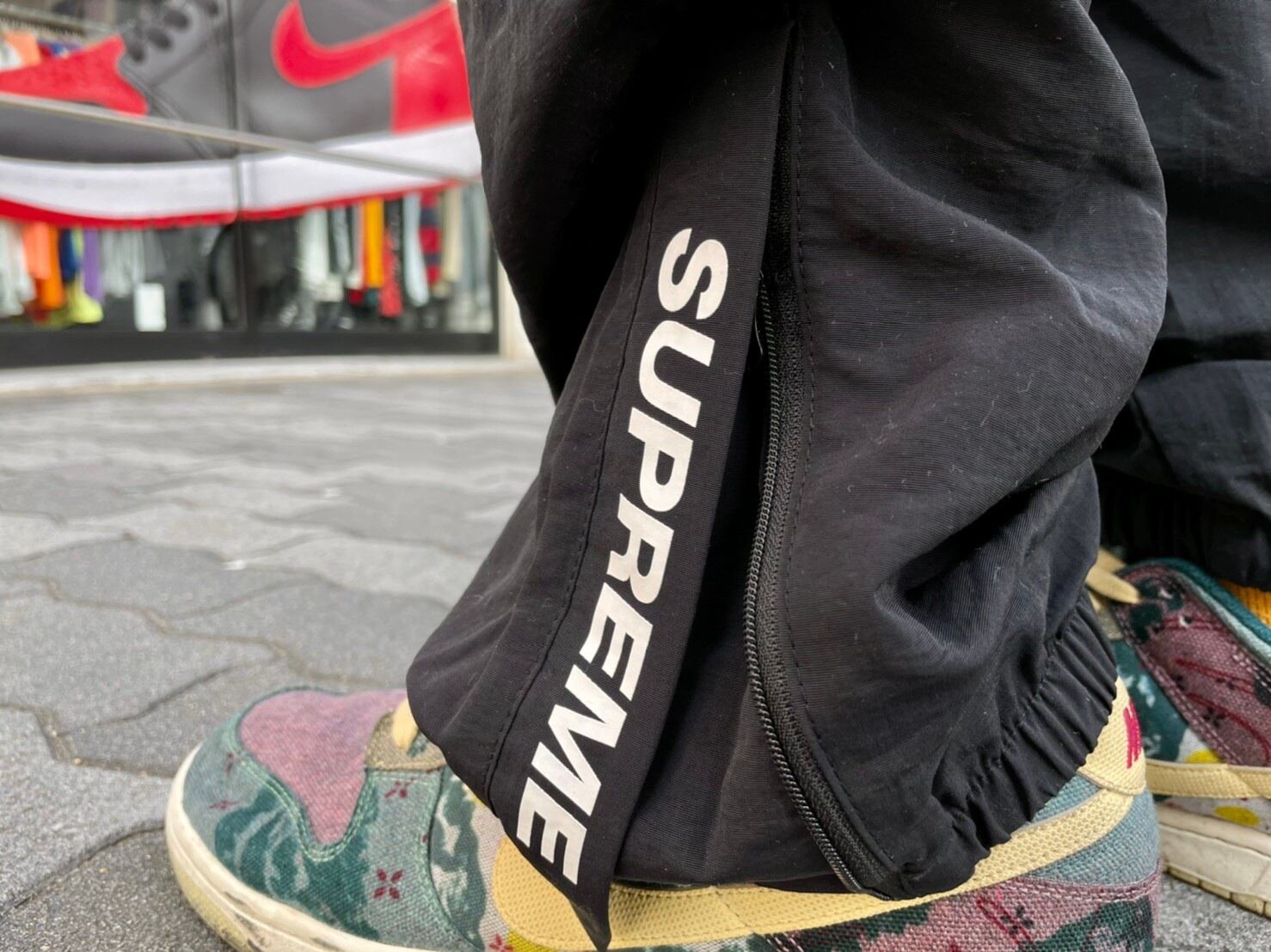 Supreme WARMUP PANT BLACK MEDIUM 75JK0428 | BRAND BUYERS OSAKA