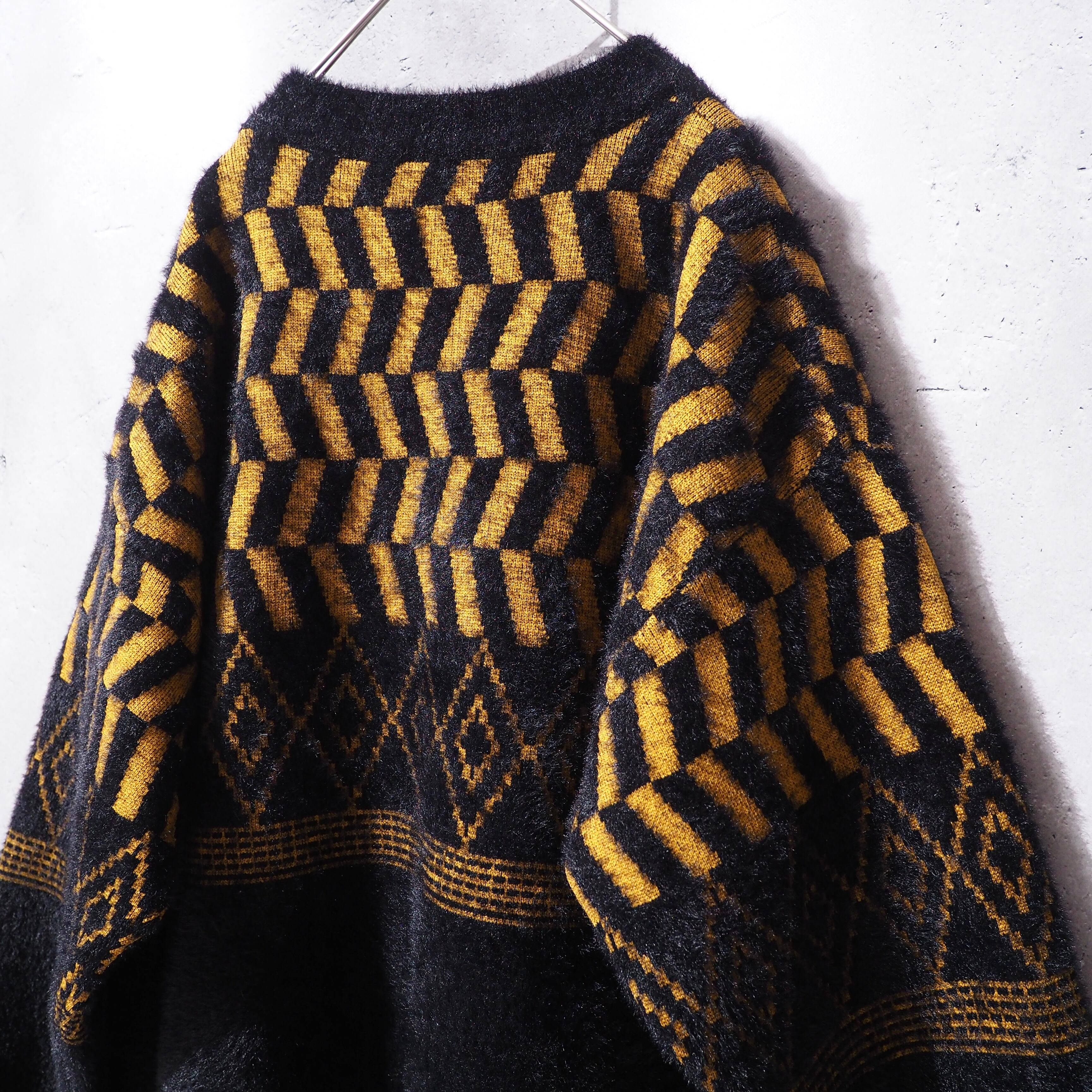 ” Unknown ” Geometric all Over Mohair - like Over silhouette knit