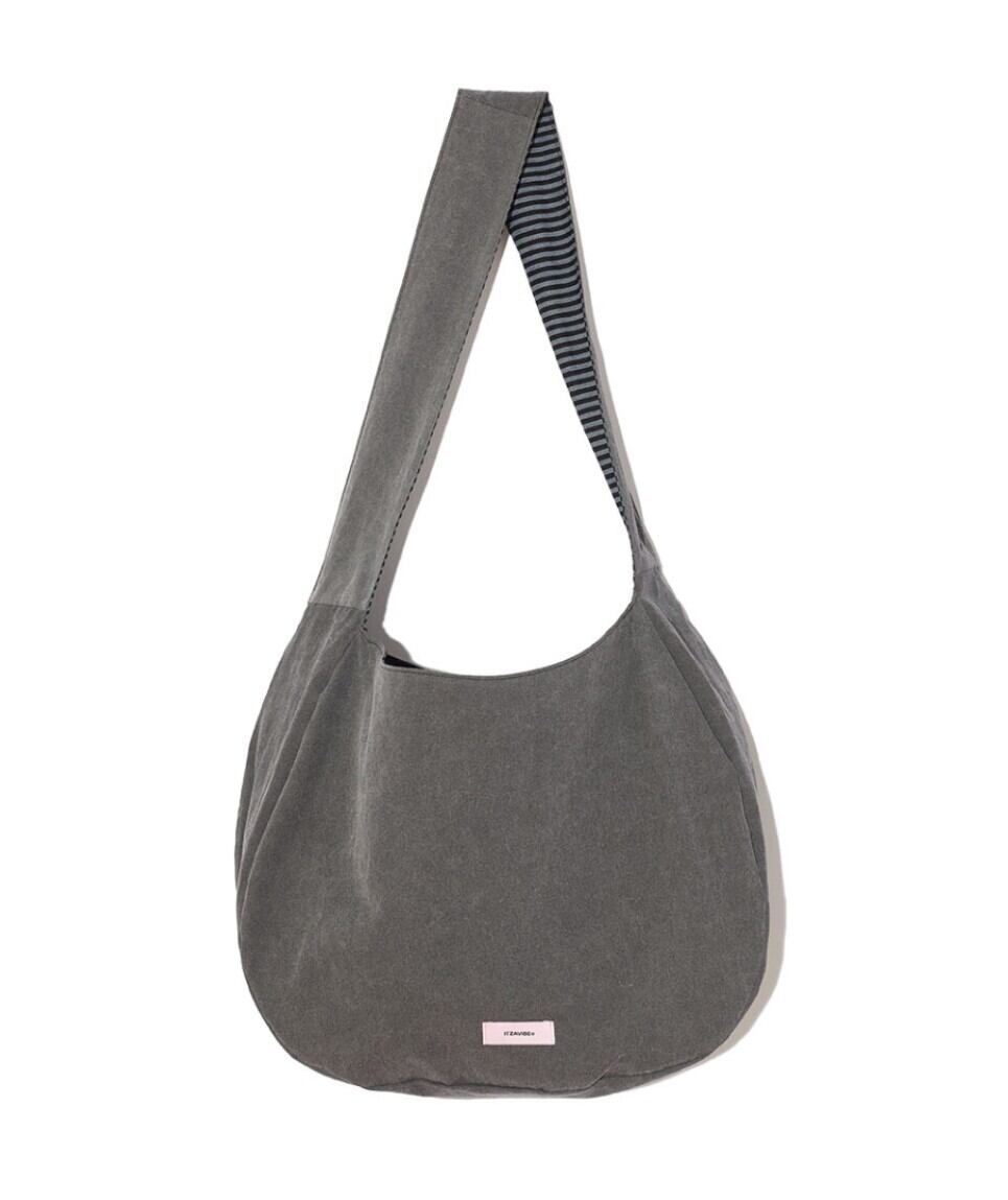 ★ITZAVIBE★ REVERSIBLE STRIPE BAG aespaカリナ着用 ☆aespa カリナ 着用!!【ITZAVIBE】REVERSIBLE STRIPE BAG