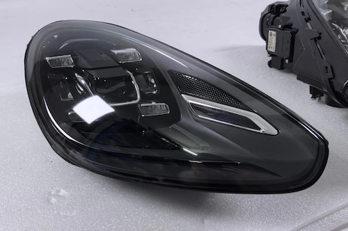 ポルシェ カイエン 958 GTS 2015 グレードアップヘッドライト 左右セット