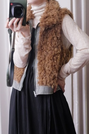 reversible fur check vest brown