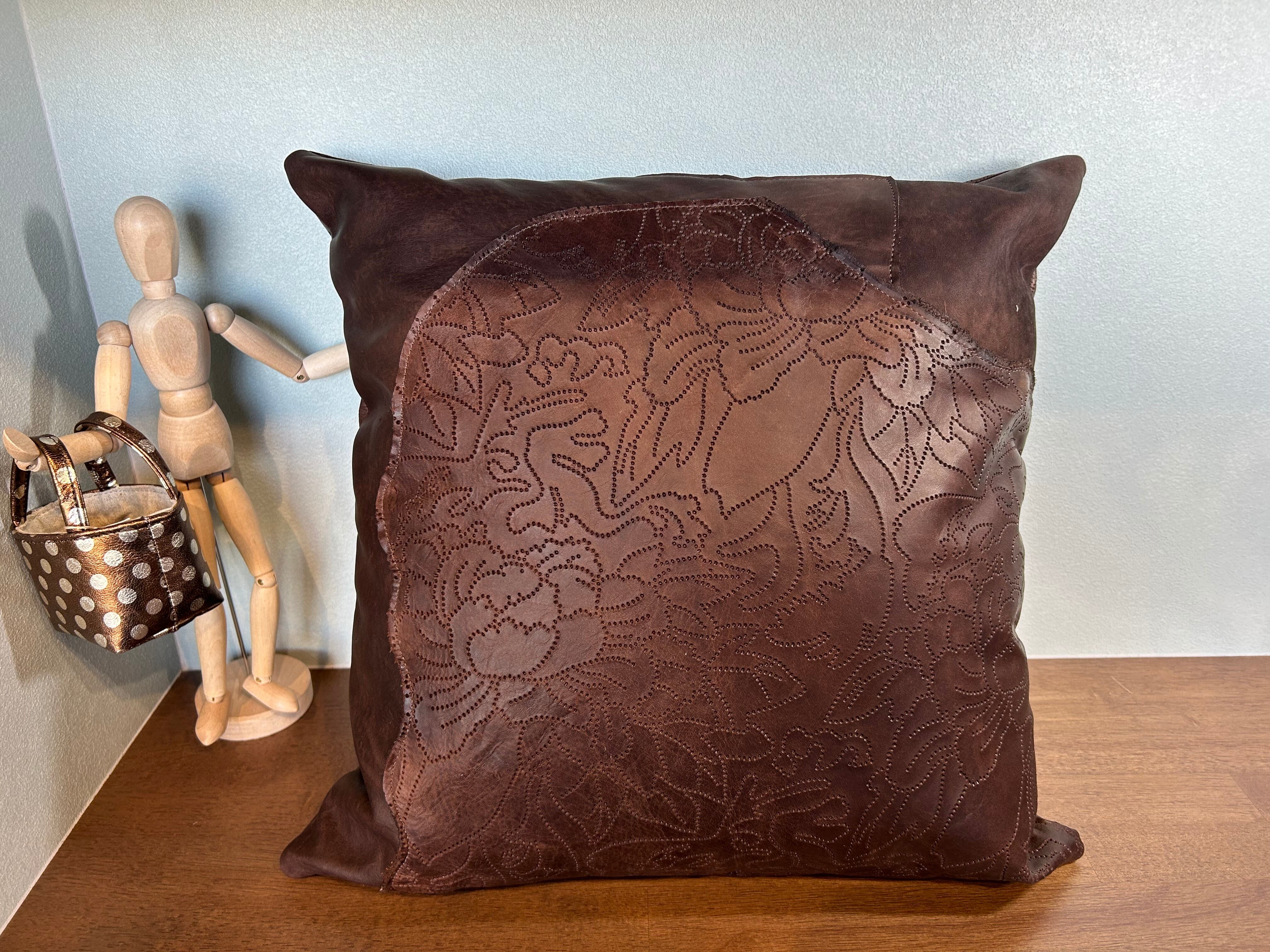 クッション①（ブラック×ハラコ水玉） | 革の店シェリス