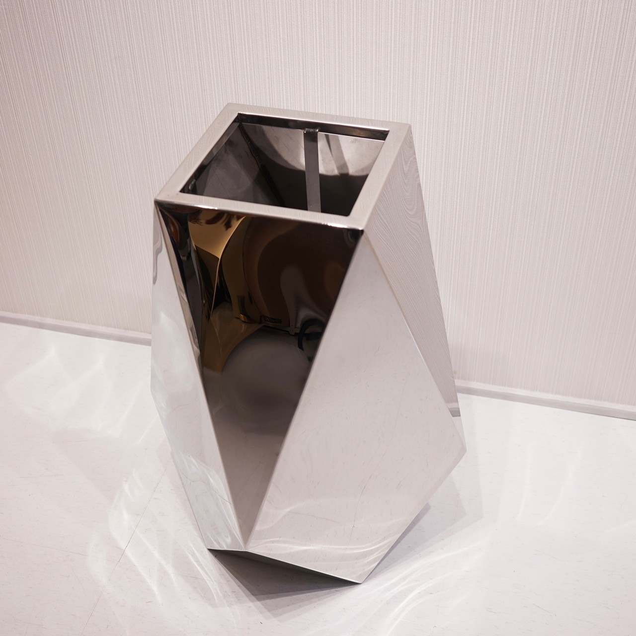輸入品】プランター フラワーベース 花瓶 Drop Prism ミラー シルバー 