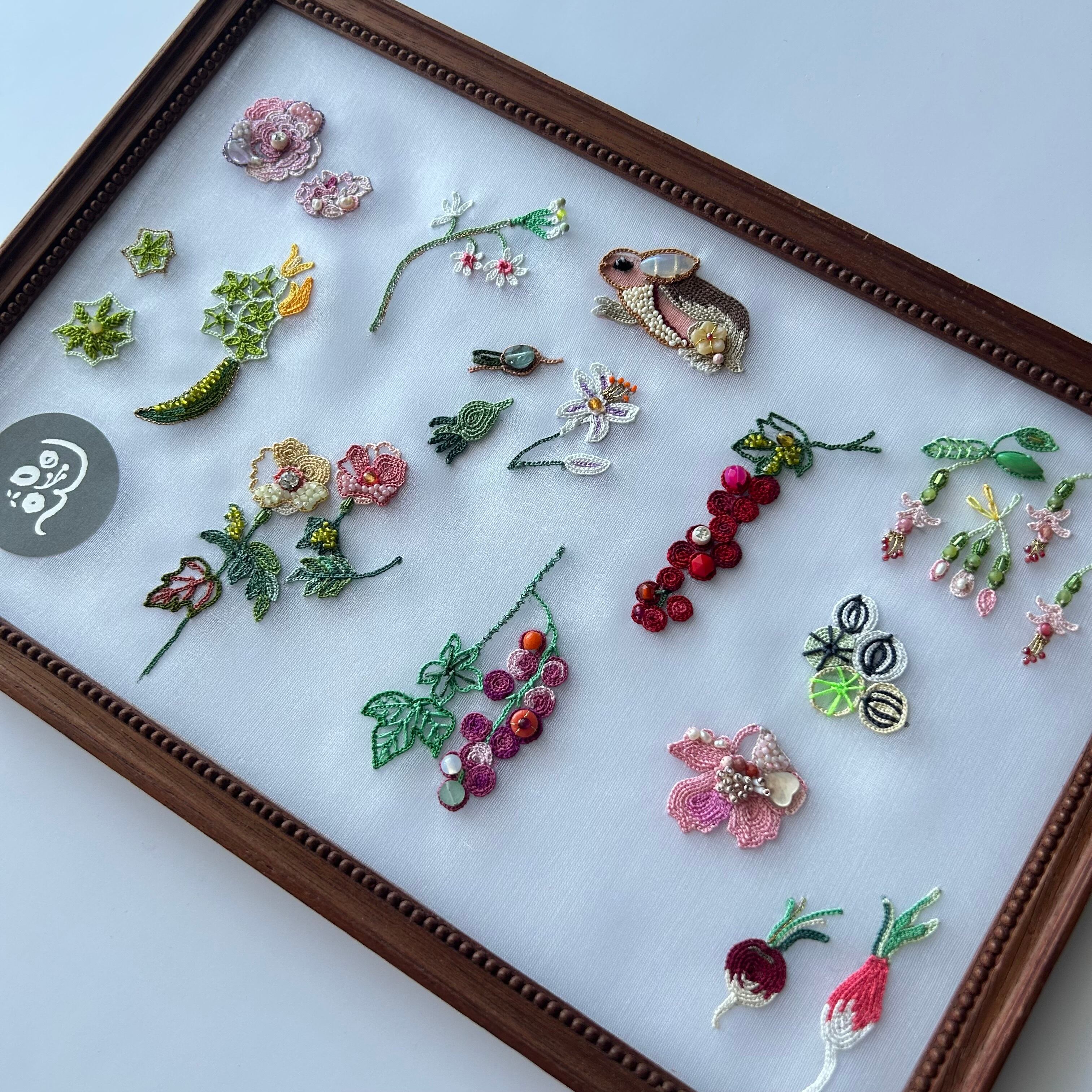 まり様お取引中⭐3072⭐❣️大人可愛い華やかアクセ❣️オリジナル✴インド刺繍 デザフェス後夜祭✴︎インド刺繍×レース サーモンピンク リボンちゃん