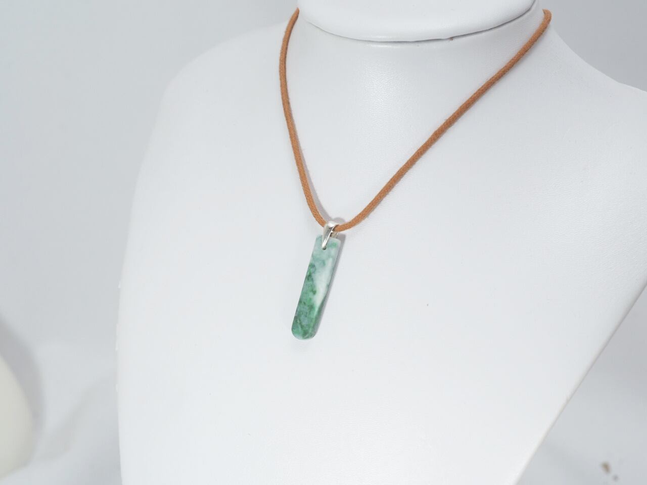 糸魚川翡翠 深緑 ペンダントトップ 3.4g Itoigaw green Jadeite