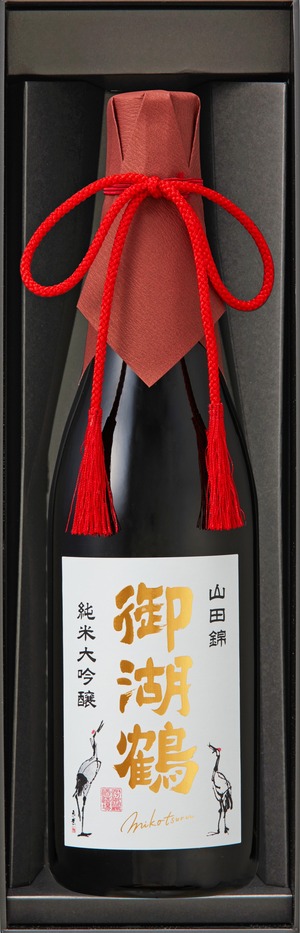 御湖鶴　純米大吟醸　火入れ　720ml　　化粧箱入り