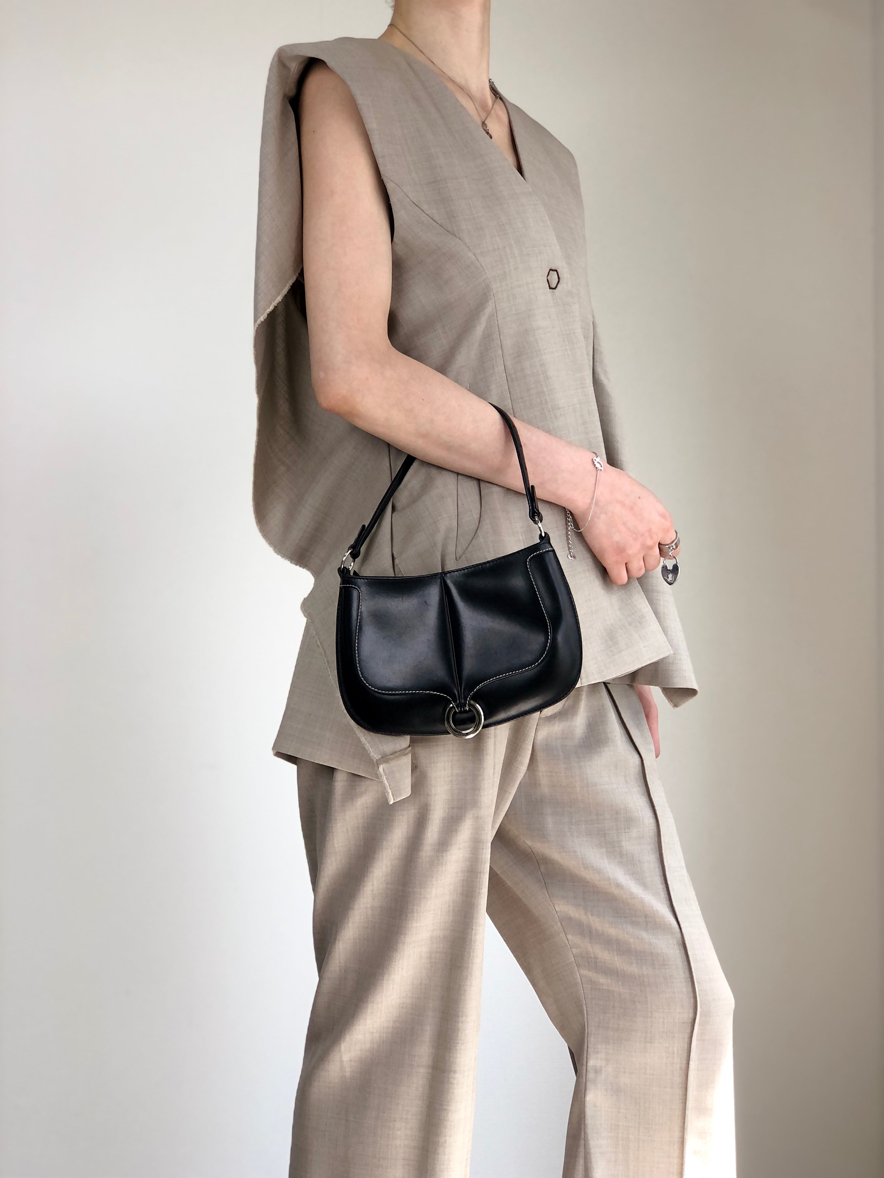 LOEWE ロエベ ハンドバッグ ブラック ロゴ サークルモチーフ レザー