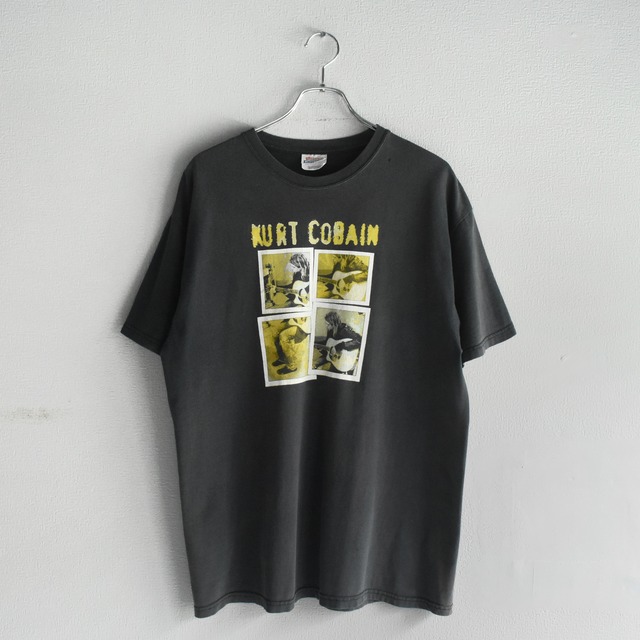 【VINTAGE】”KURT COBAIN by NIRVANA” 00’s~ 『Acoustic Guitar』Front Printed Rock T-shirt s/s