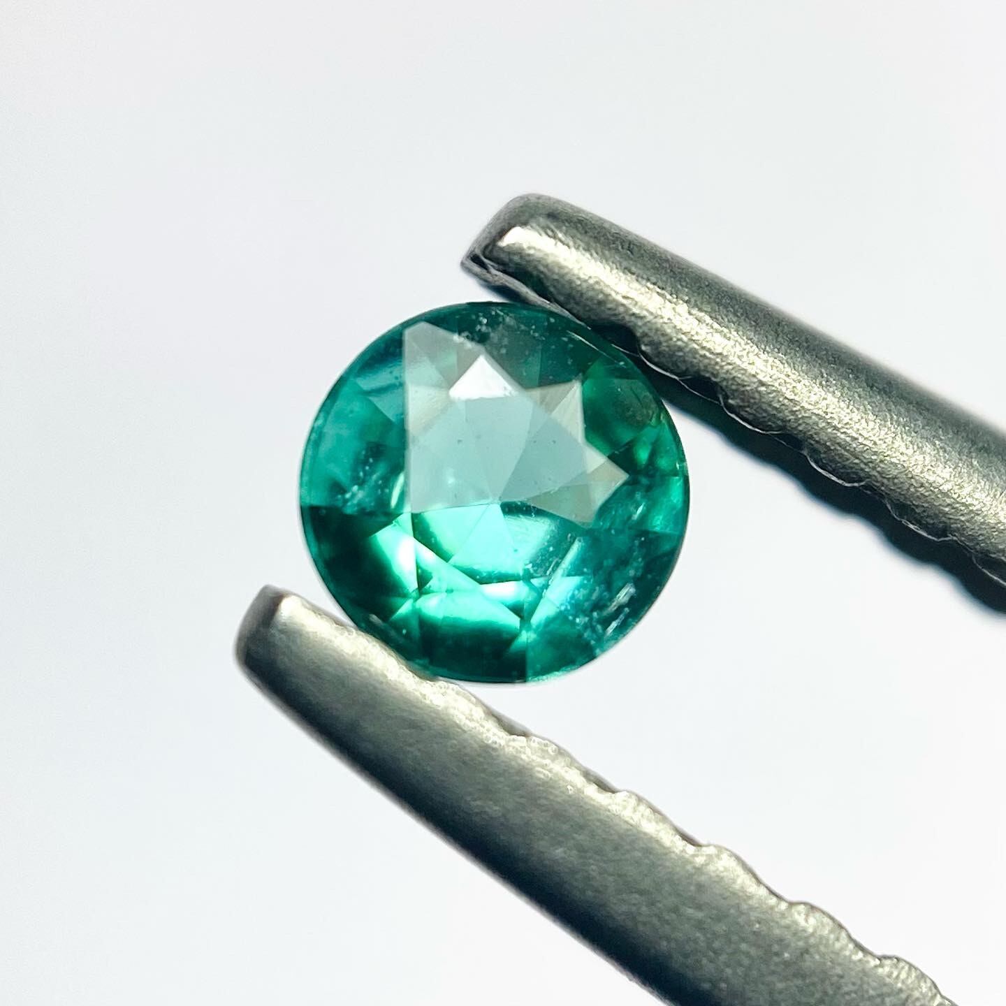 南の海のパライバトルマリン