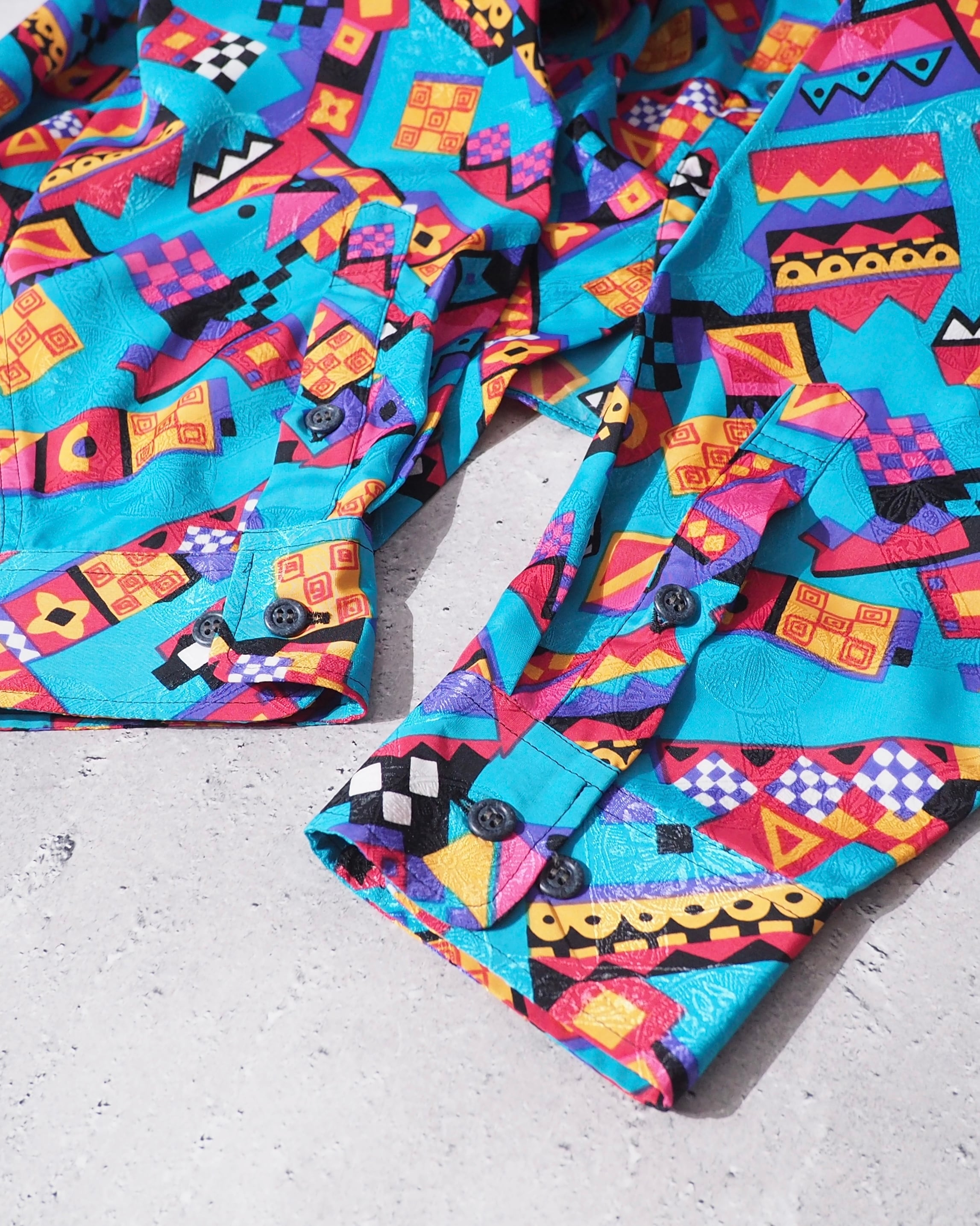 1990s Beautiful Geometric patterns vintage Drape loose shirt